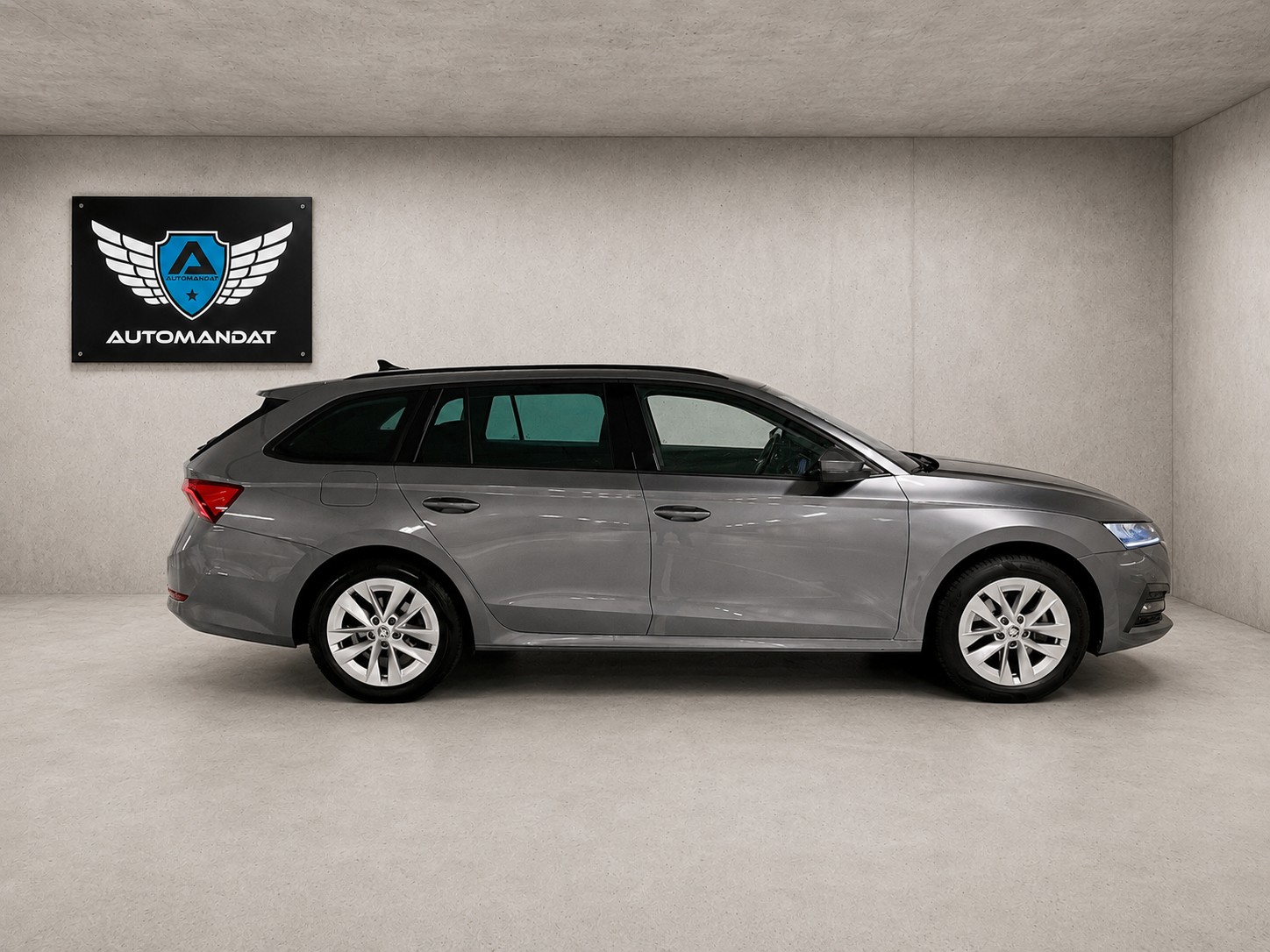 SKODA Octavia Combi 2.0 TSI Ambition DSG 4x4-image-5