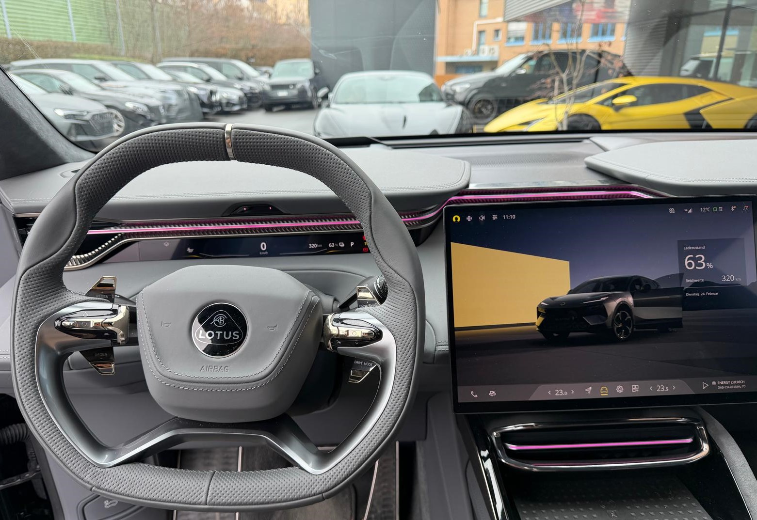 LOTUS Eletre S-showroom-element-1