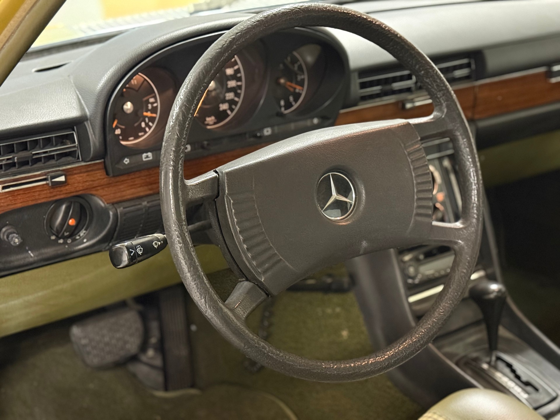 MERCEDES-BENZ 350 SE-image-11