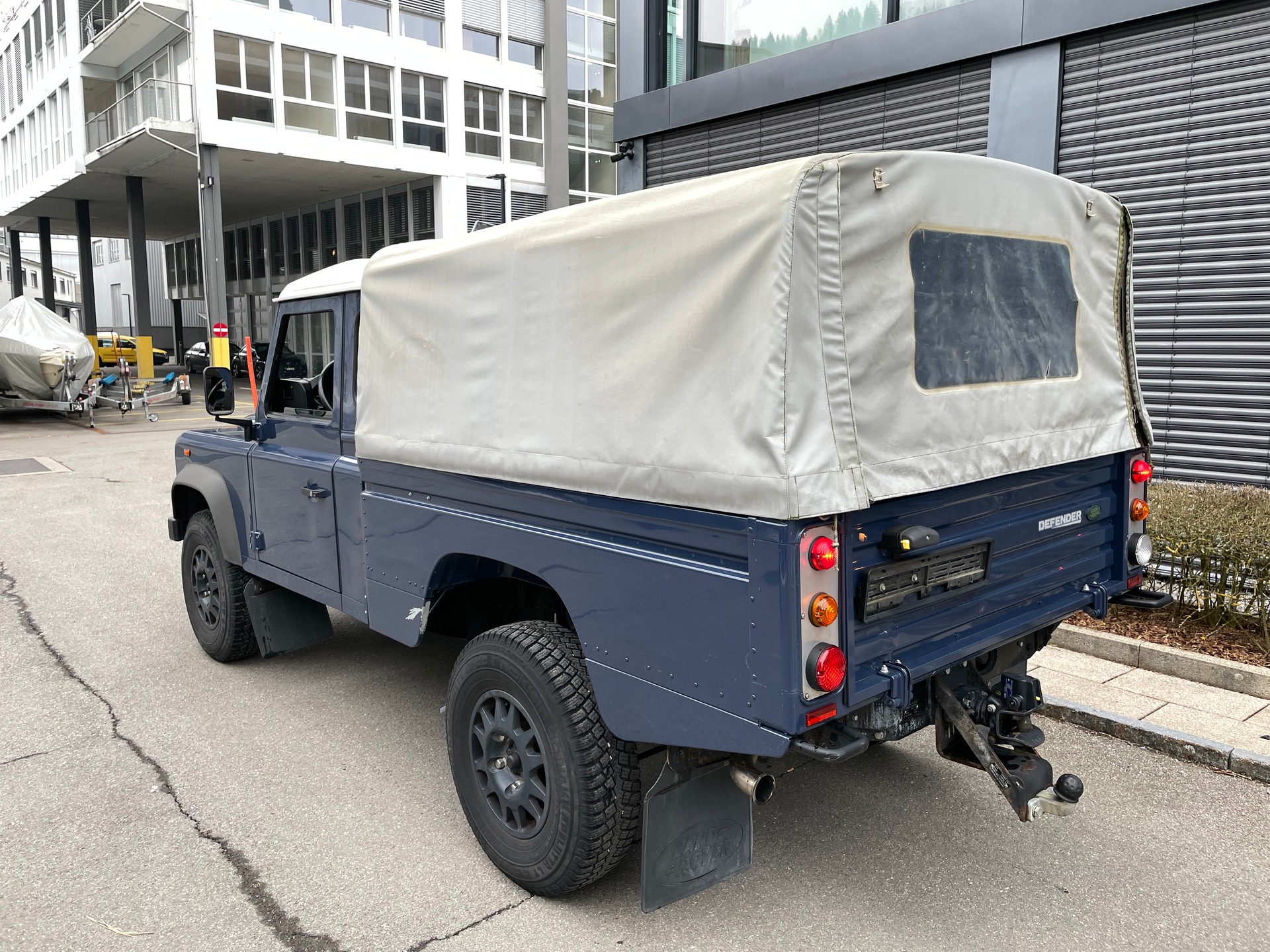 LAND ROVER Defender 110 2.4 Td4 High Capacity Pick Up-image-7