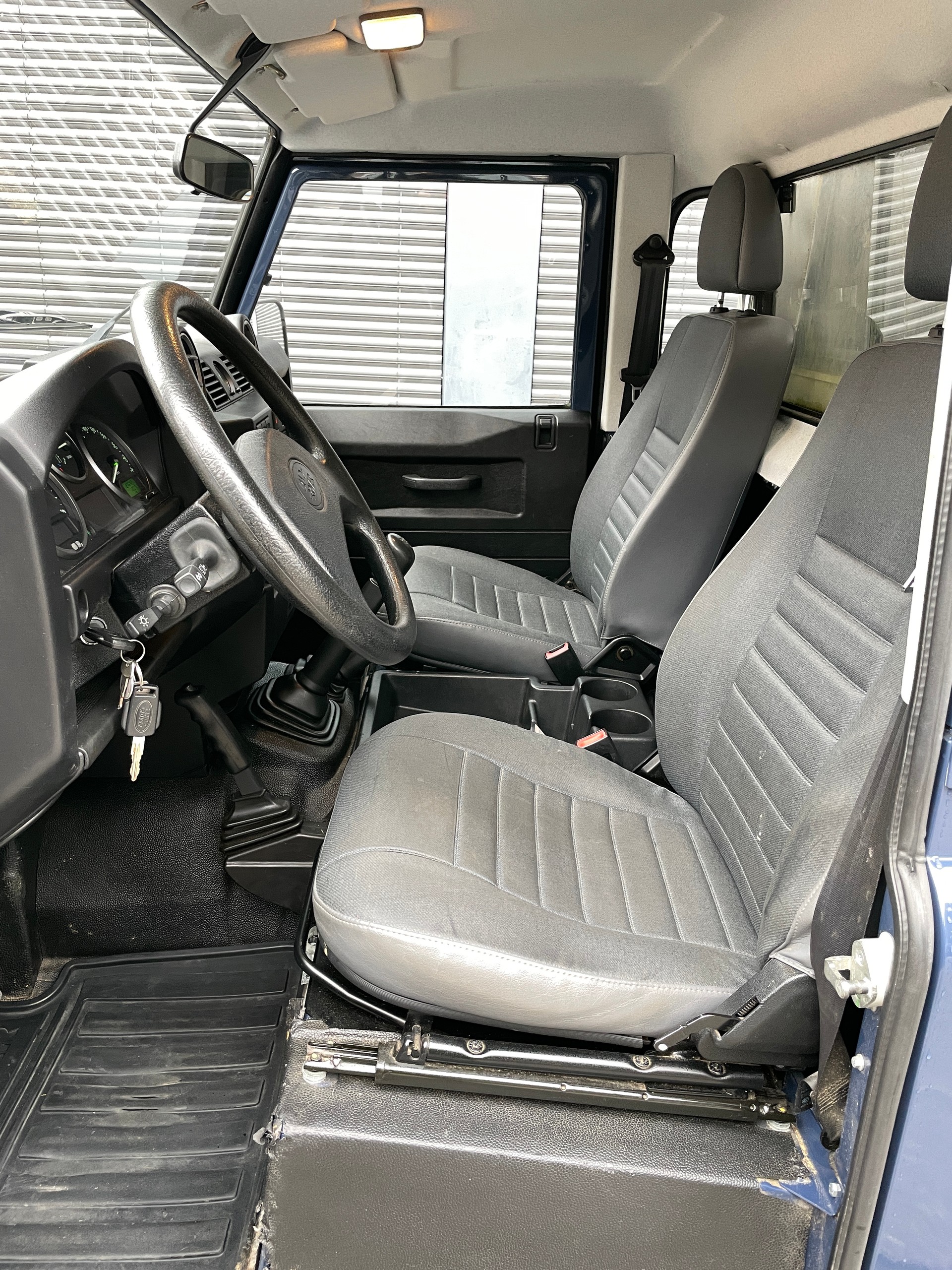 LAND ROVER Defender 110 2.4 Td4 High Capacity Pick Up-image-10