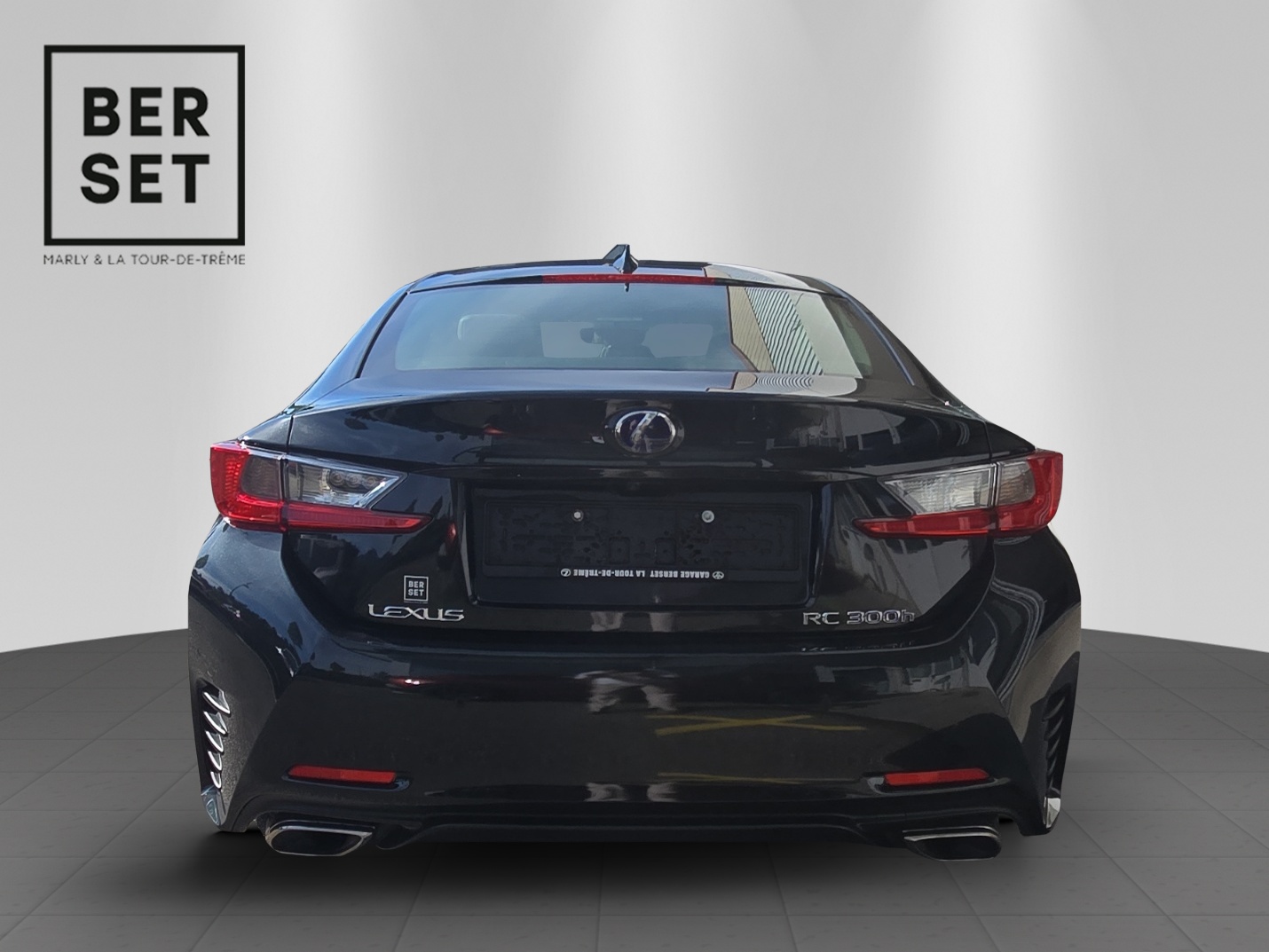 LEXUS RC 300h Comfort-showroom-element-3