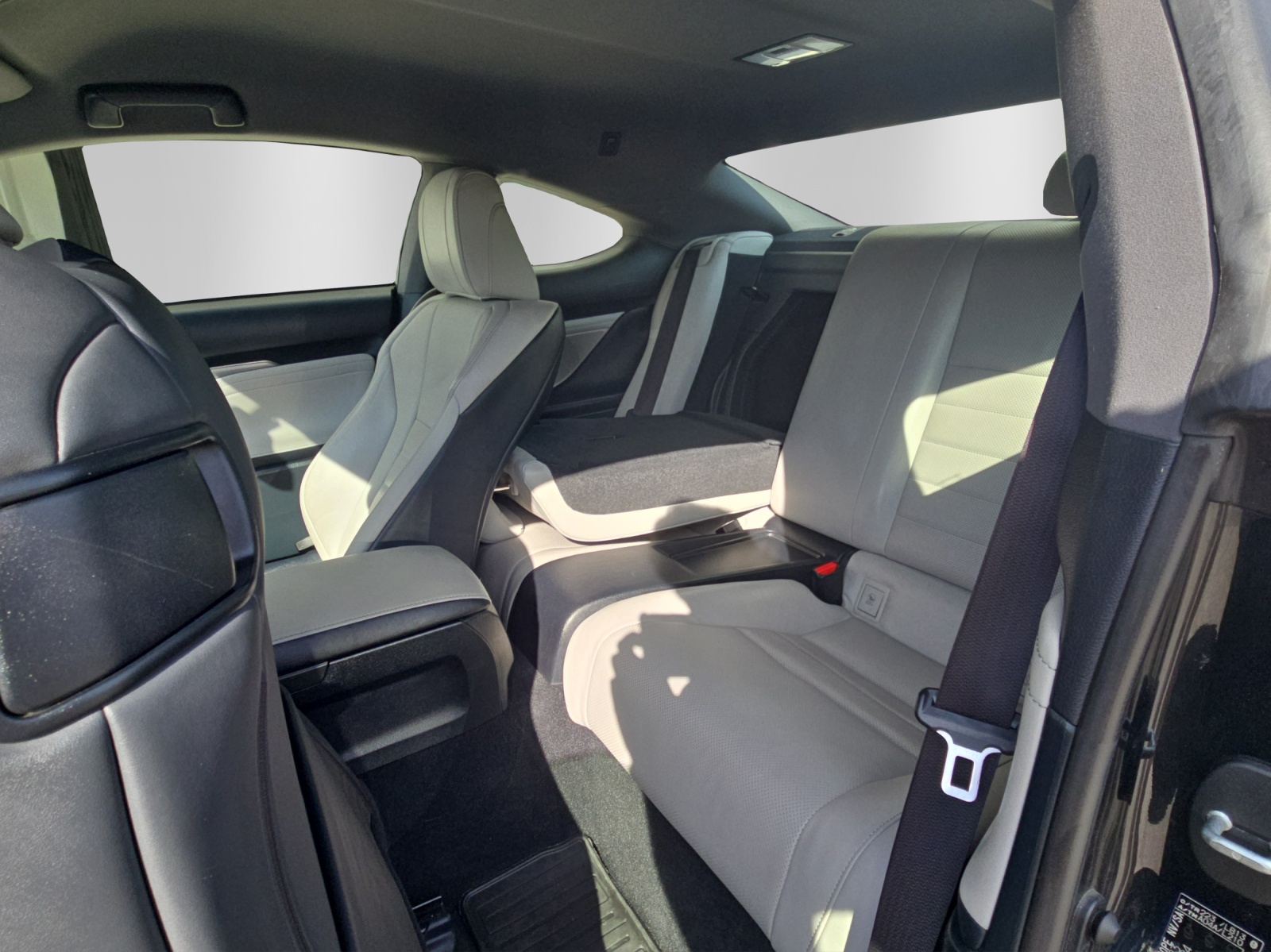 LEXUS RC 300h Comfort-image-9