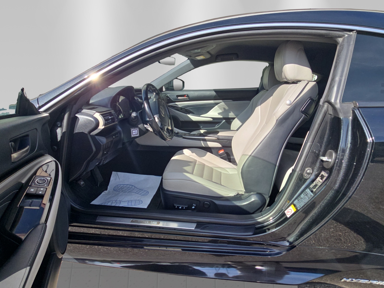 LEXUS RC 300h Comfort-image-8