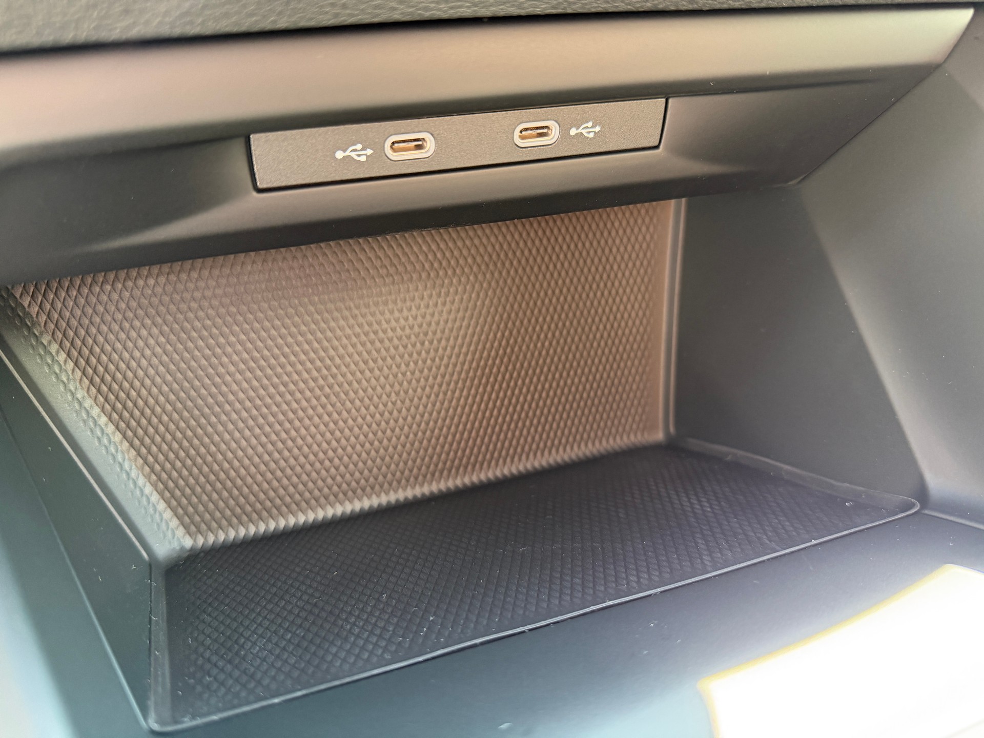 VW Golf 1.5 e TSI mHEV Value DSG-image-18
