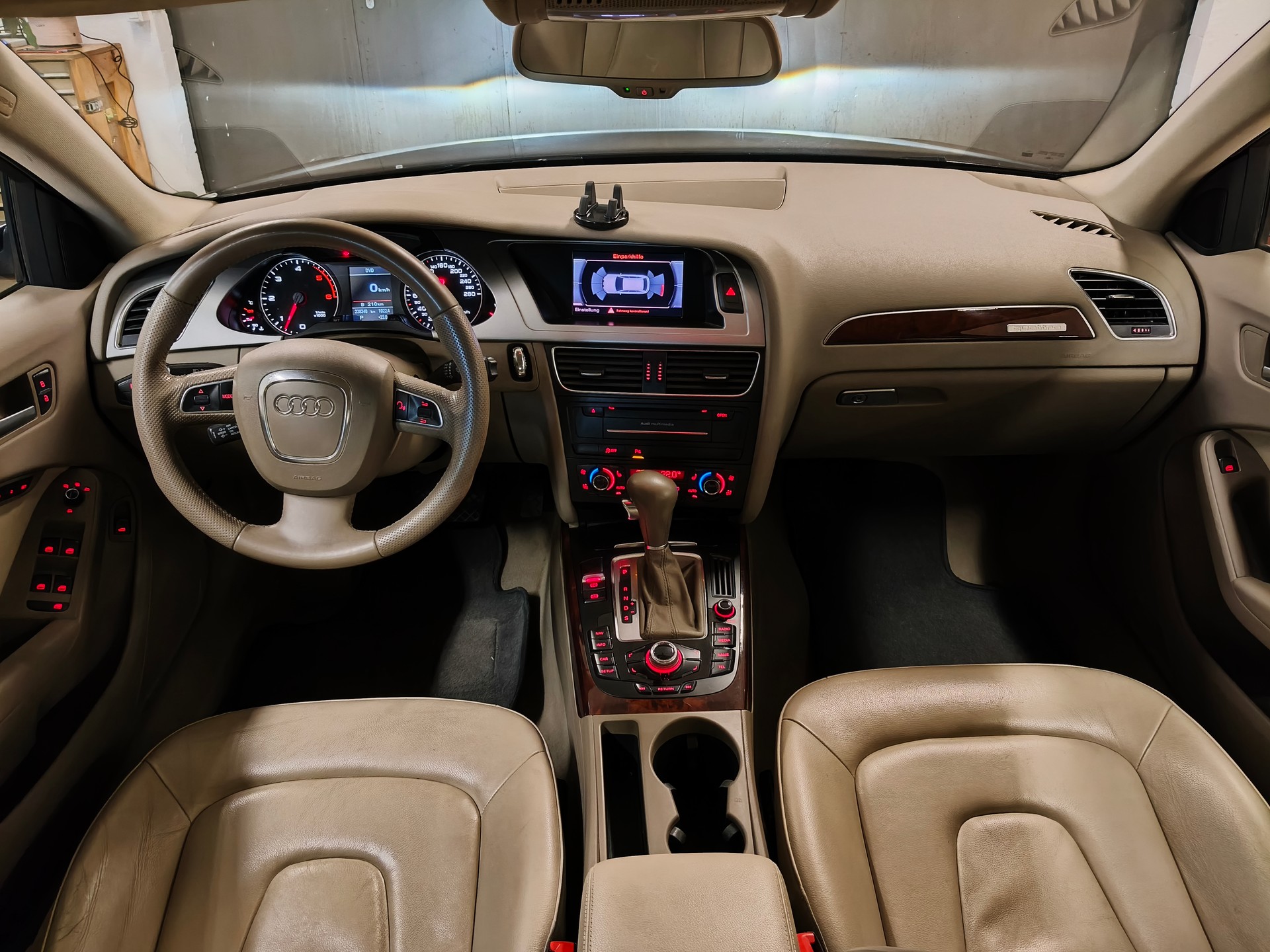 AUDI A4 Avant 3.0 TDI quattro S-tronic-image-15