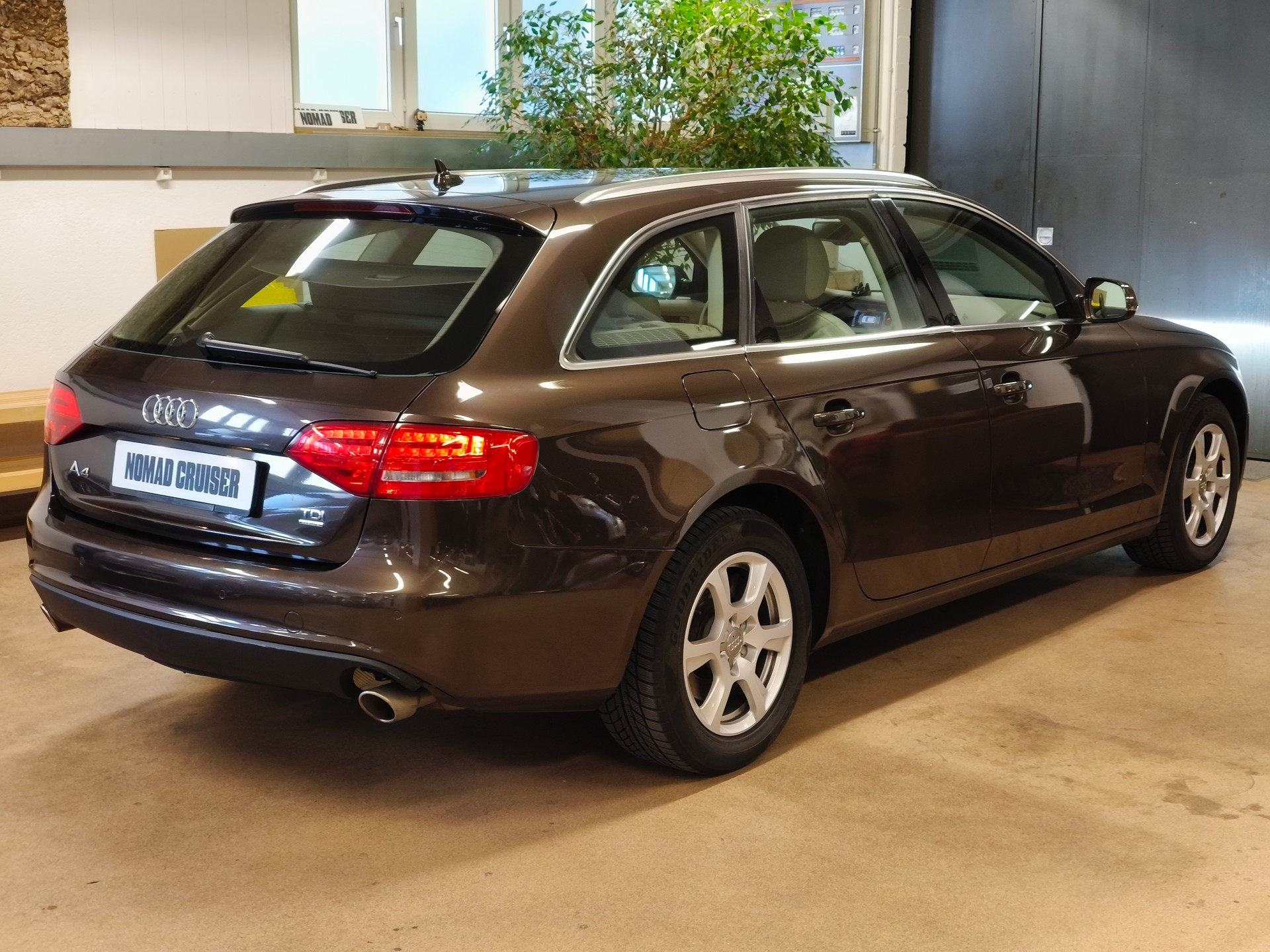 AUDI A4 Avant 3.0 TDI quattro S-tronic-image-7