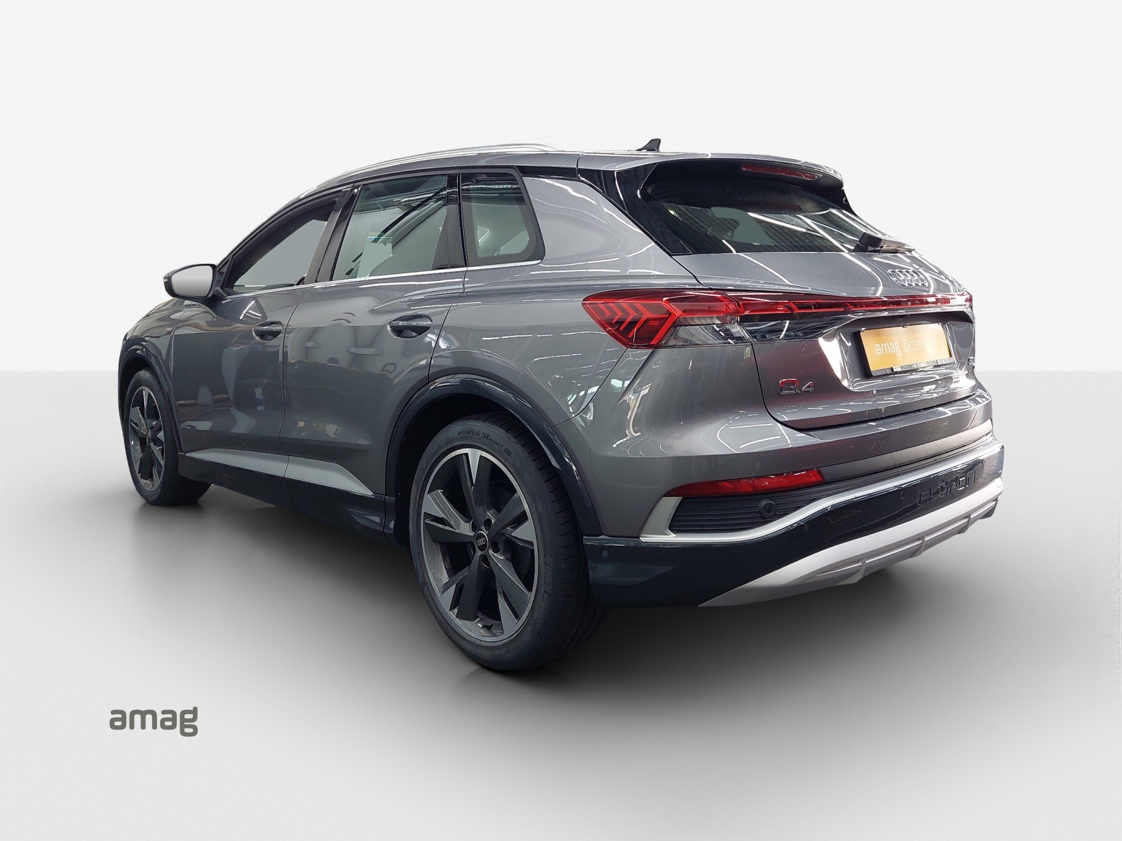 AUDI Q4 e-tron 50 quattro-showroom-element-3