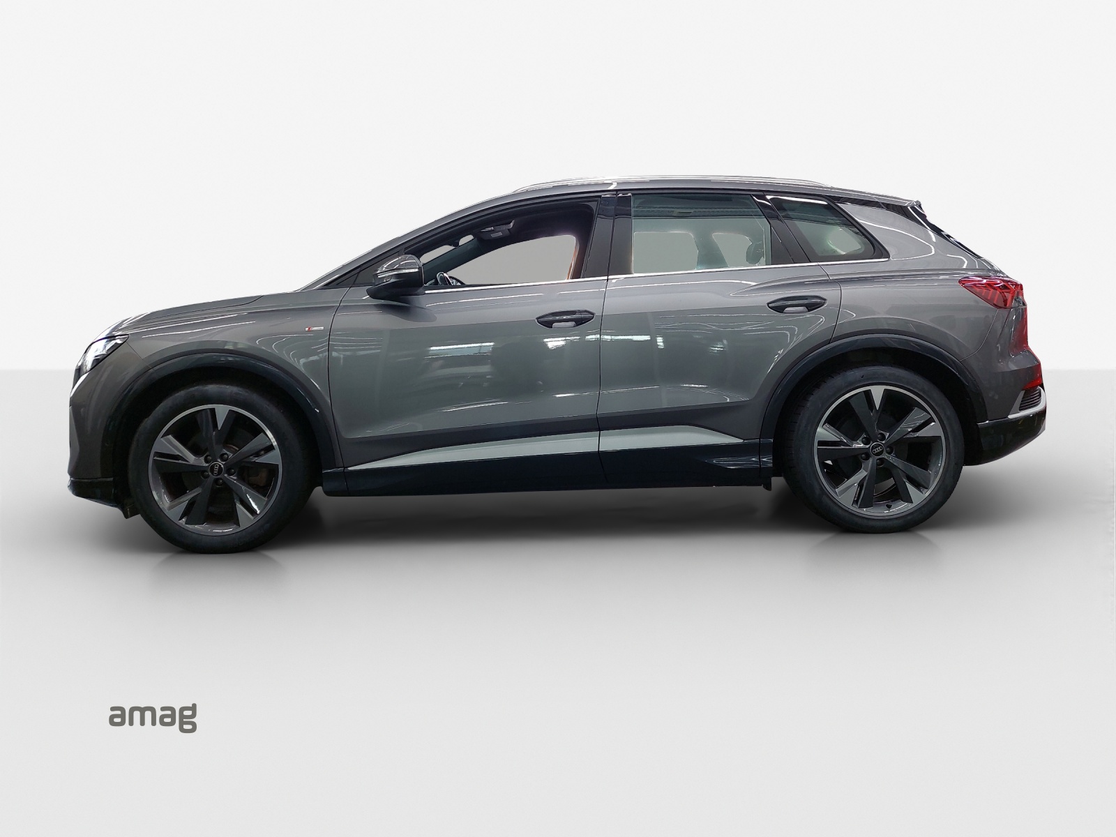 AUDI Q4 e-tron 50 quattro-showroom-element-1