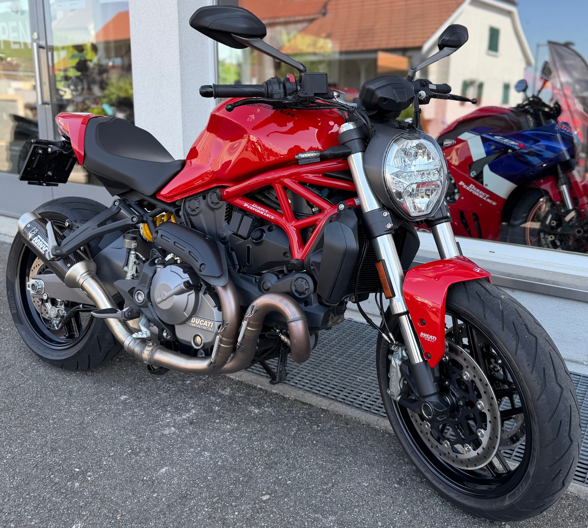 DUCATI Monster 821-image-9