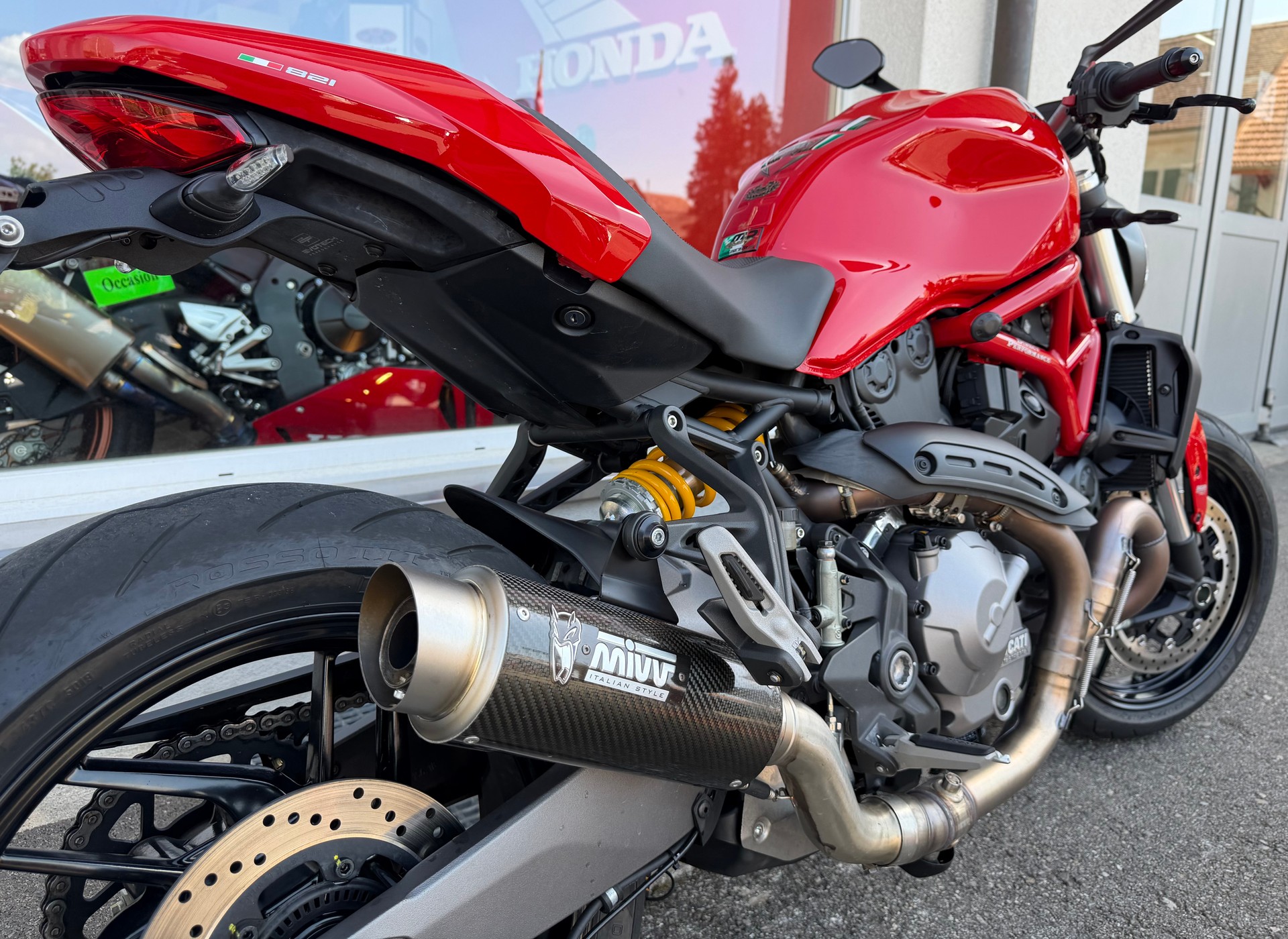 DUCATI Monster 821-image-7