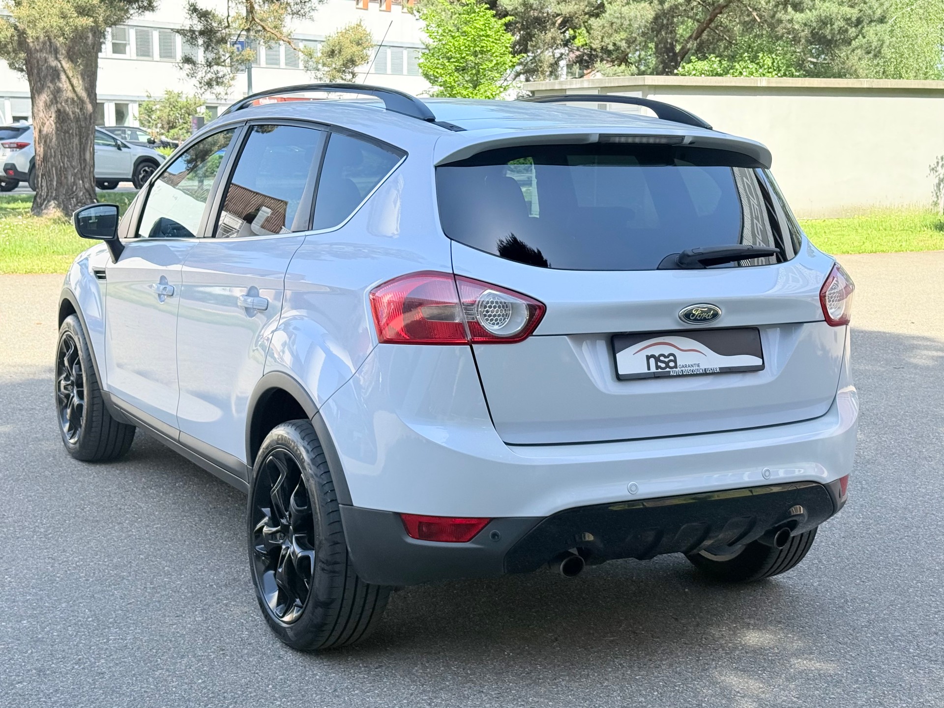 FORD Kuga 2.5 Turbo Titanium 4WD-image-3