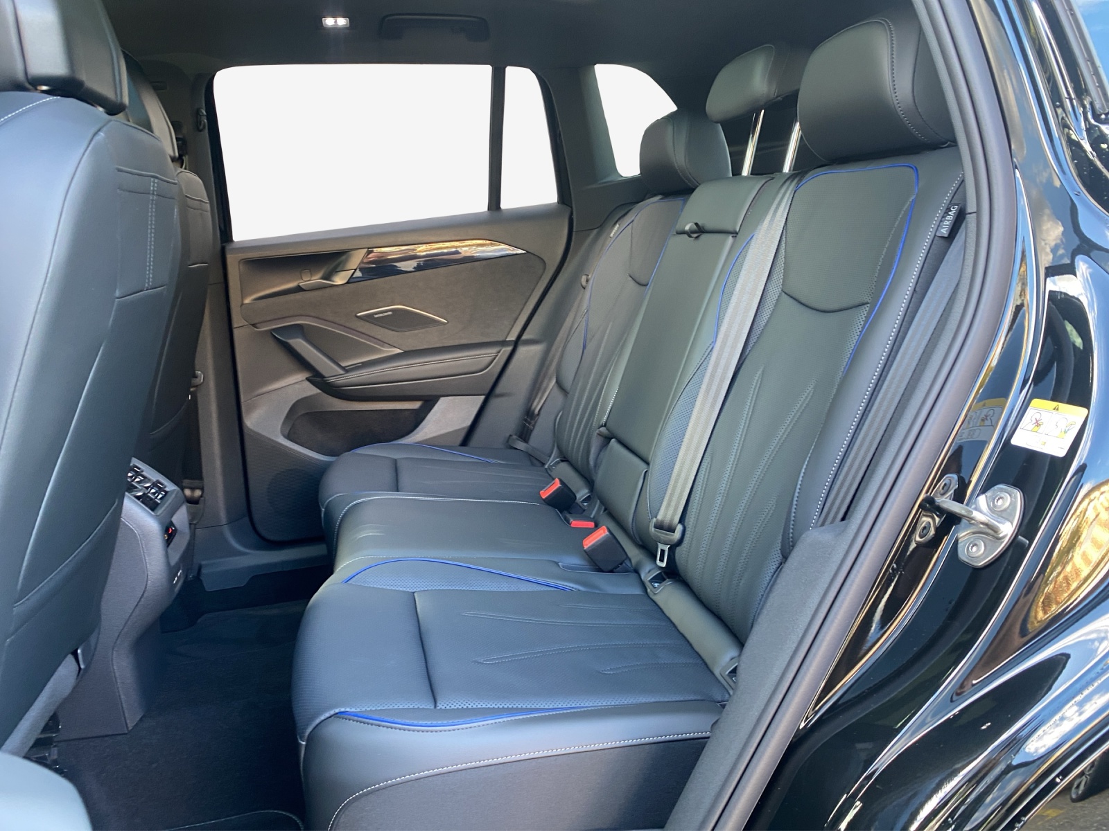 VW Tiguan 2.0 TDI SCR R-Line United 4Motion DSG-image-11