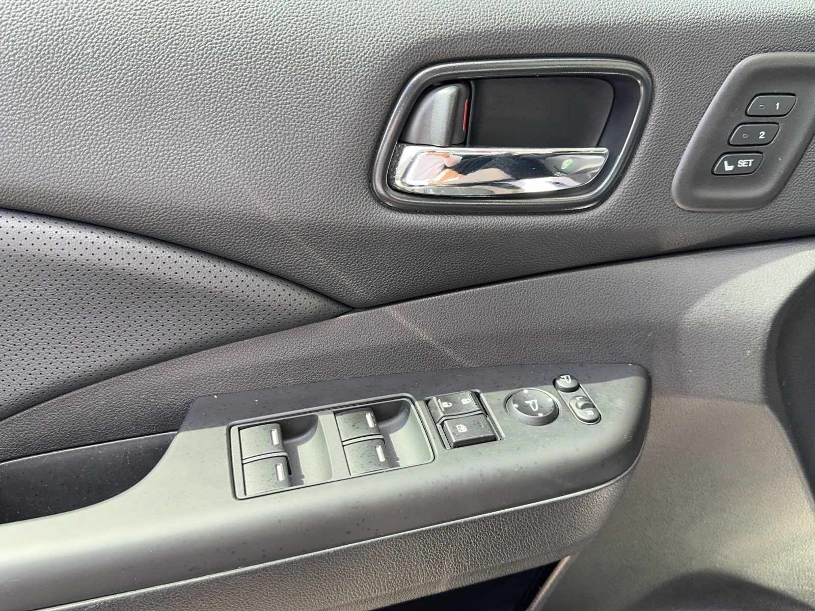 HONDA CR-V 1.6 i-DTEC Executive 4WD Automatic-image-17
