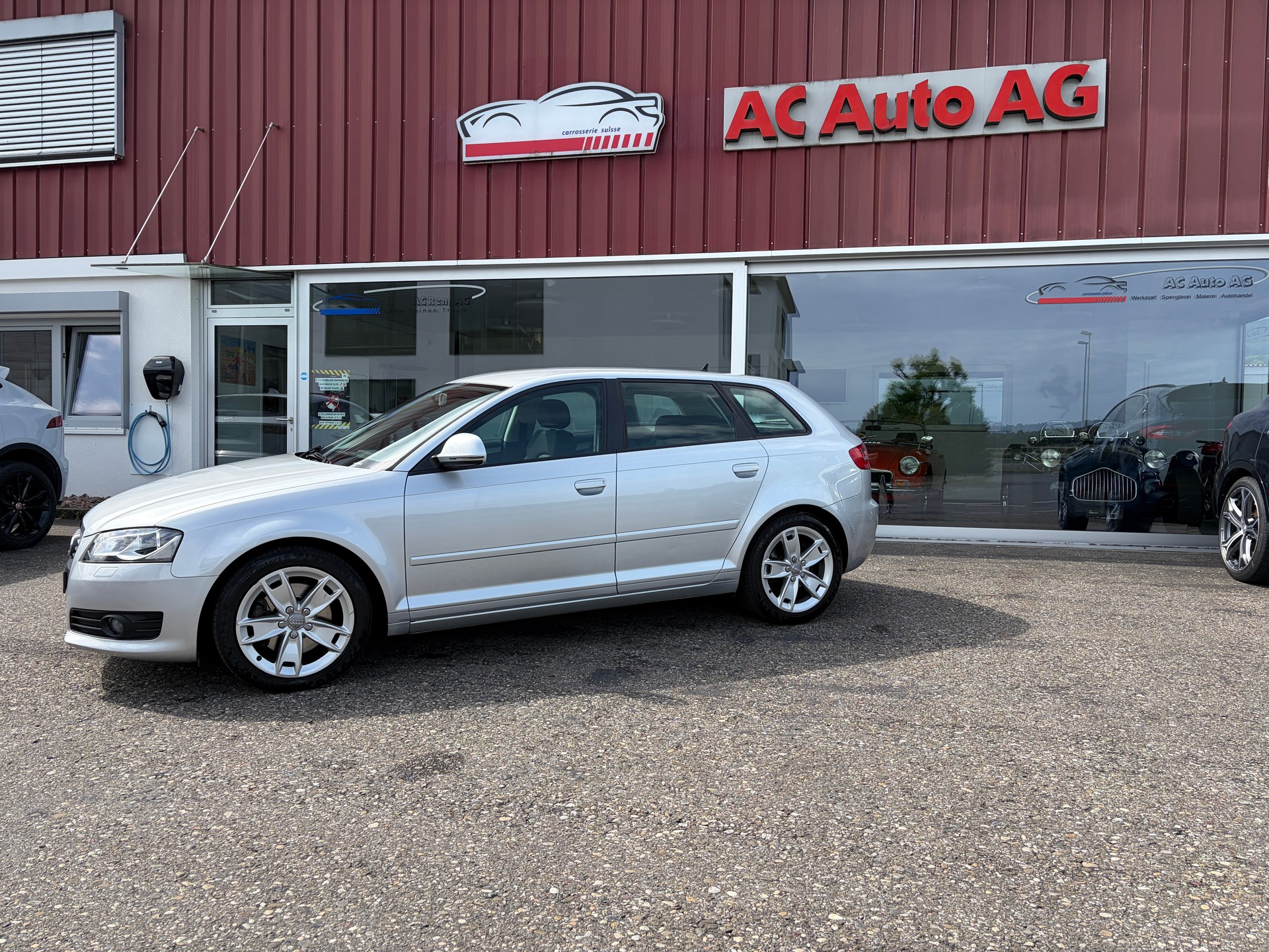 AUDI A3 Sportback 2.0 TFSI Ambition quattro S-tronic-showroom-element-3