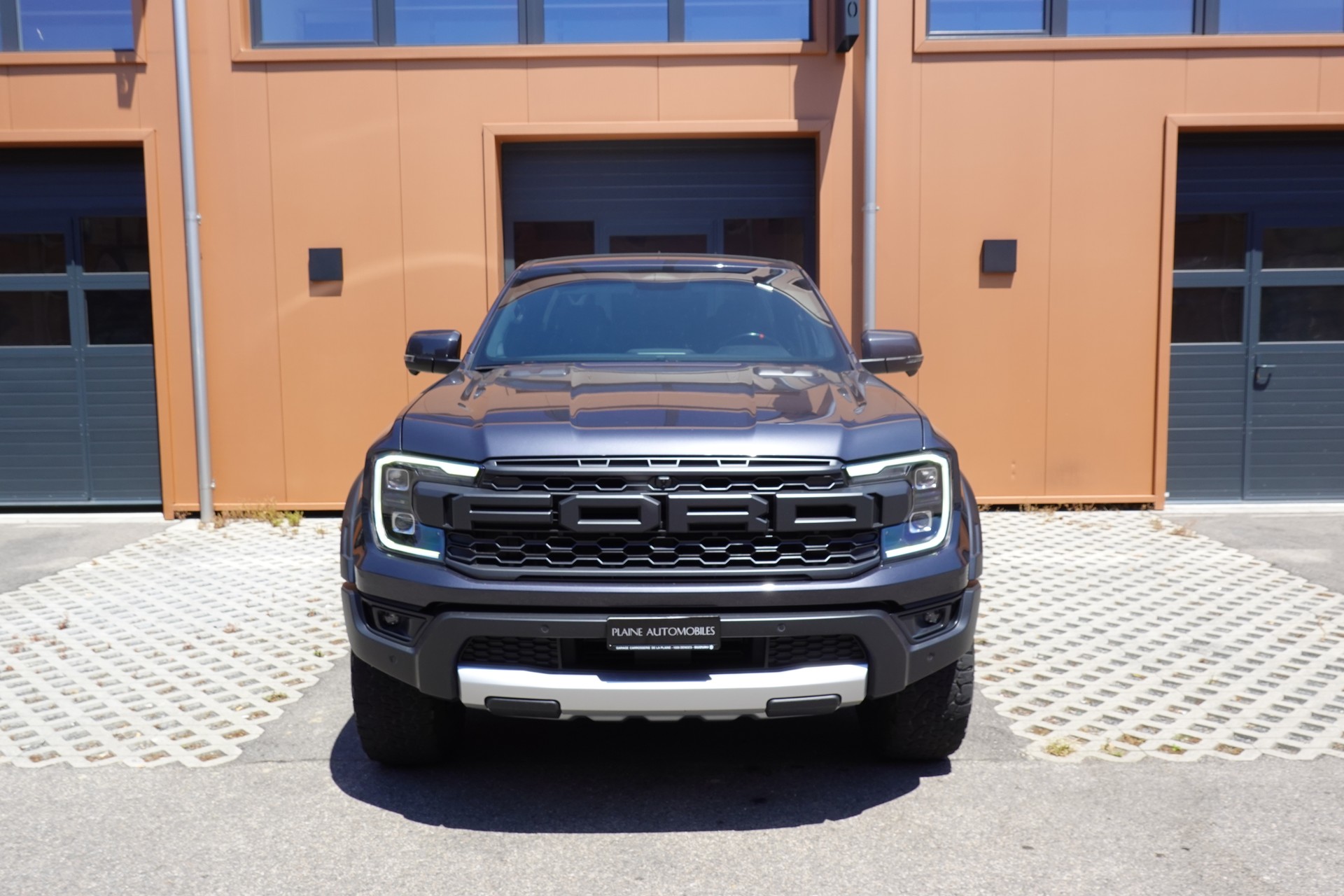 FORD Ranger Raptor 3.0 Eco Boost 4x4 A - "CH Auto + 1ère main * Attelage * Caméra 360' * Store de Coffre Elect."-showroom-element-1