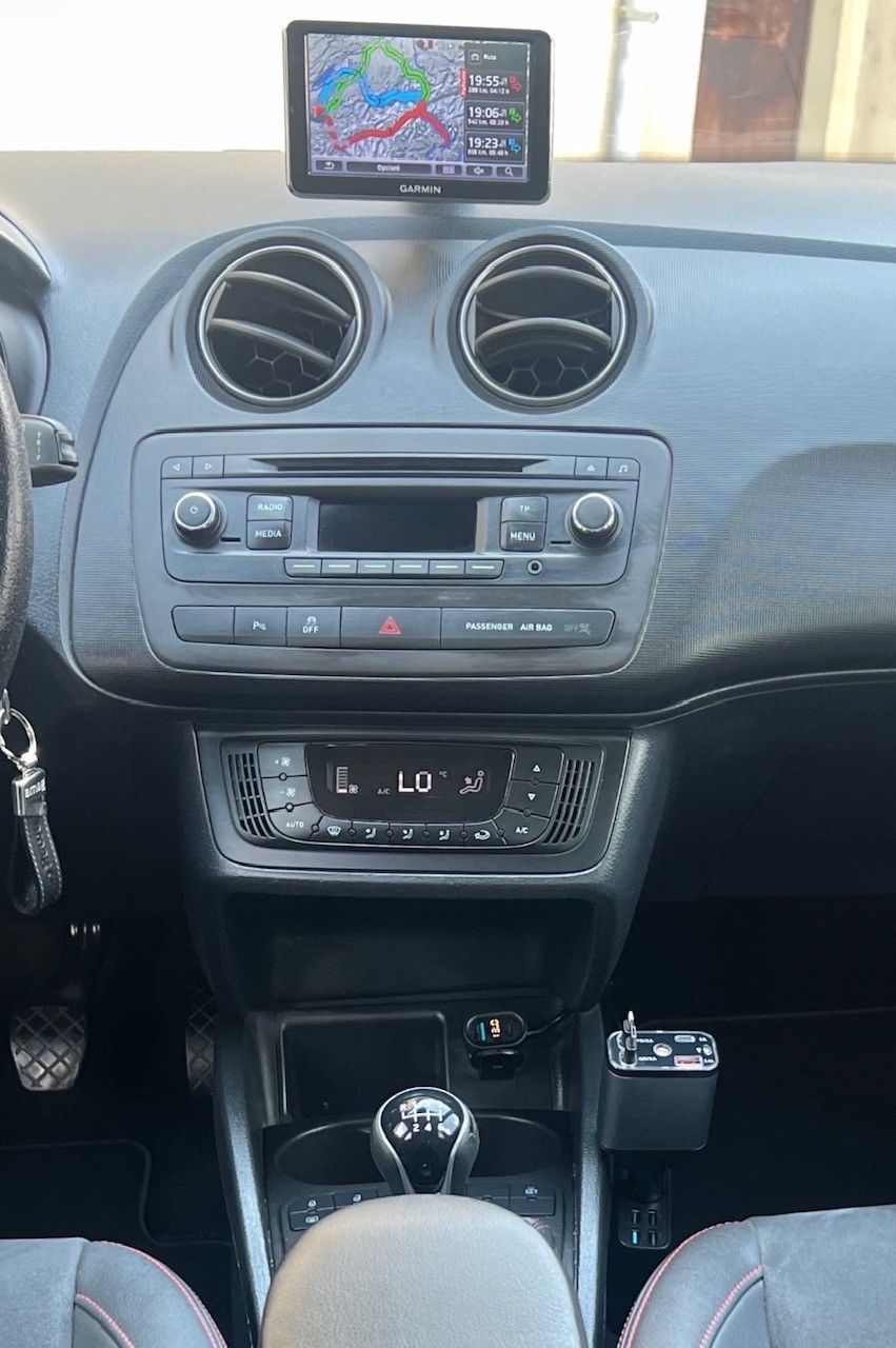 SEAT Ibiza 1.4 TSI FR Viva-image-11