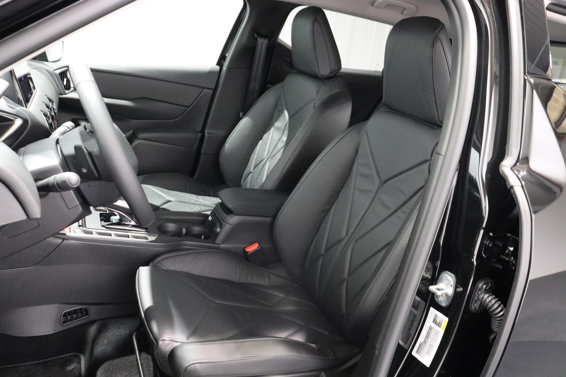 DS AUTOMOBILES 3 Crossback 1.2 Hybrid Diva-showroom-element-3