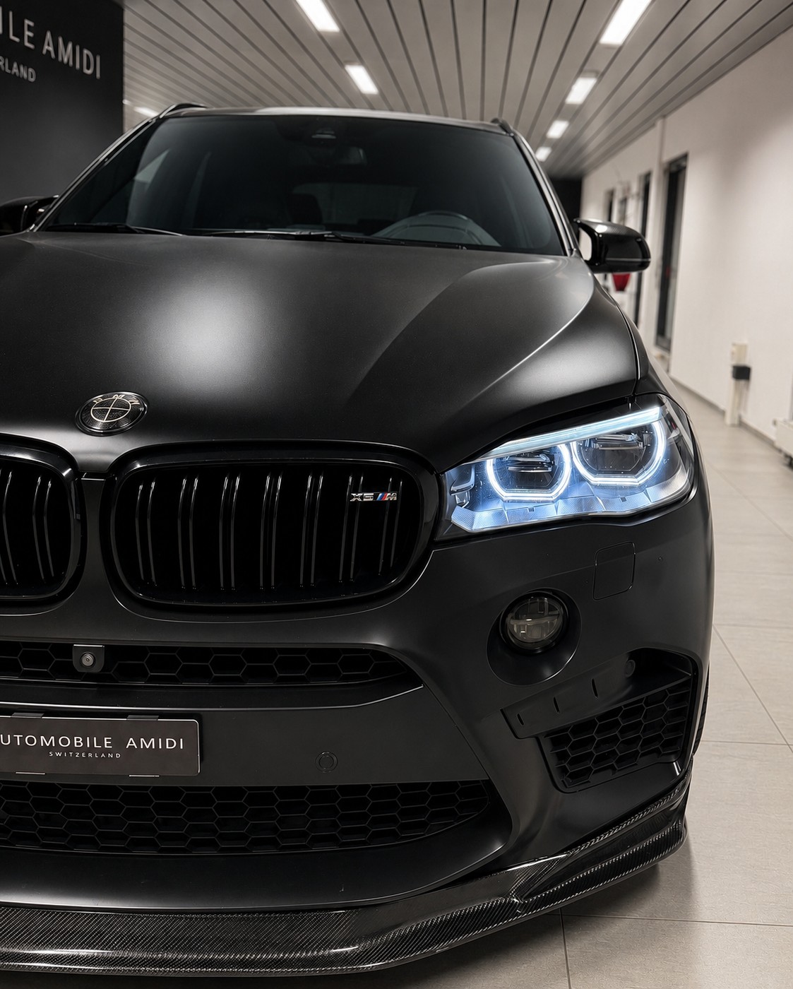 BMW X5M Steptronic-showroom-element-2