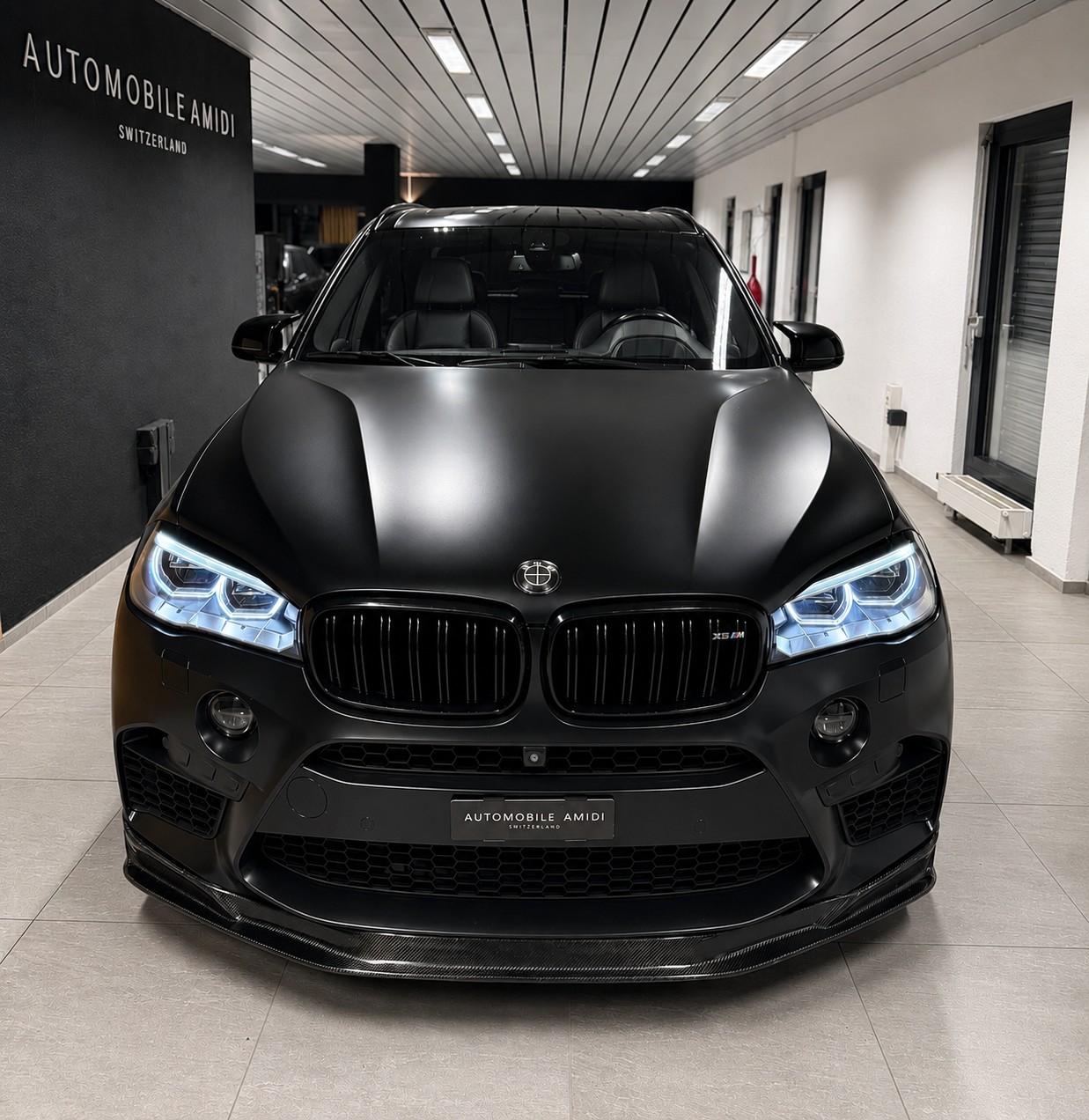 BMW X5M Steptronic-showroom-element-1