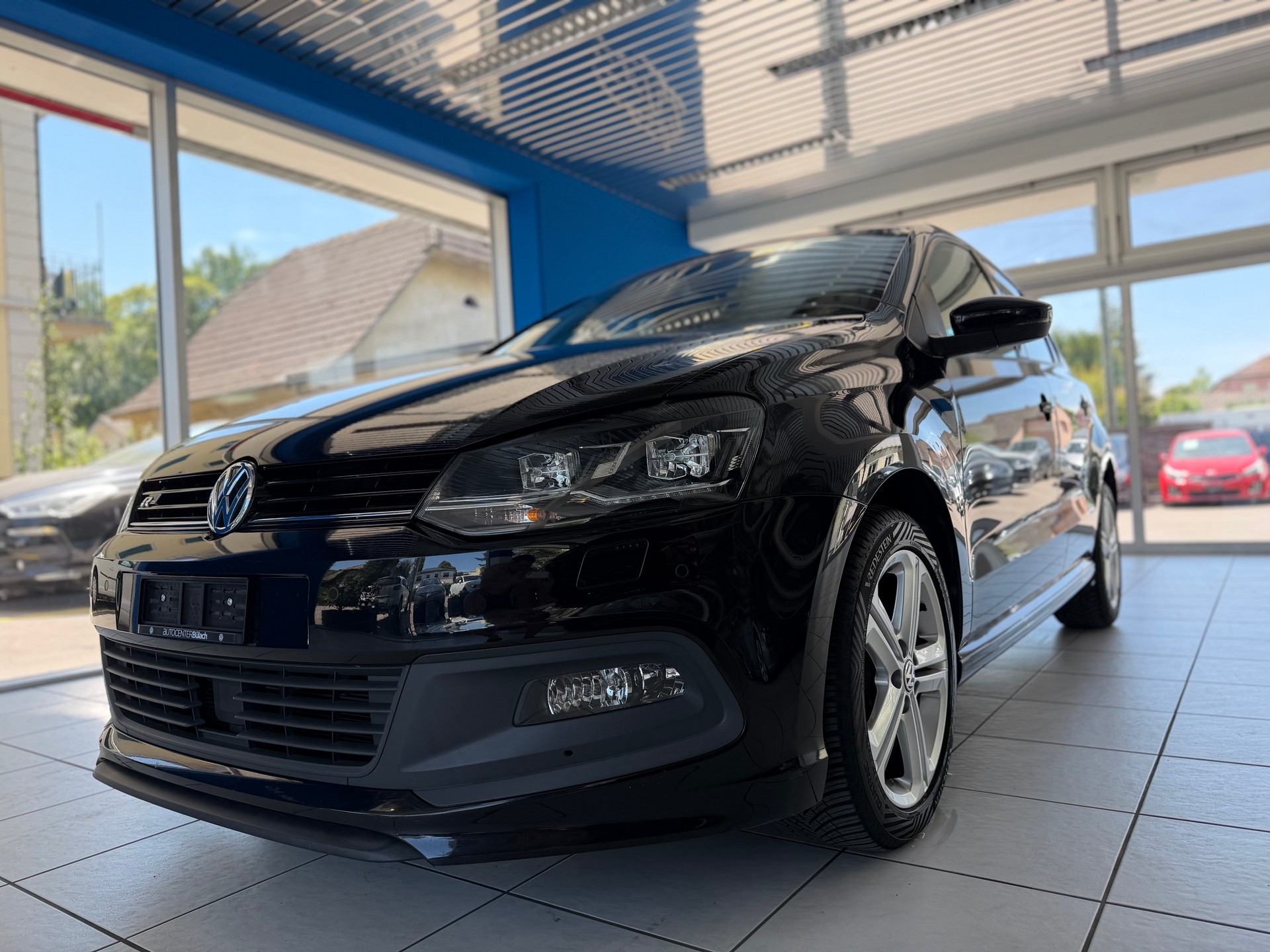 VW Polo 1.2 TSI BMT Lounge R-LINE-showroom-element-1