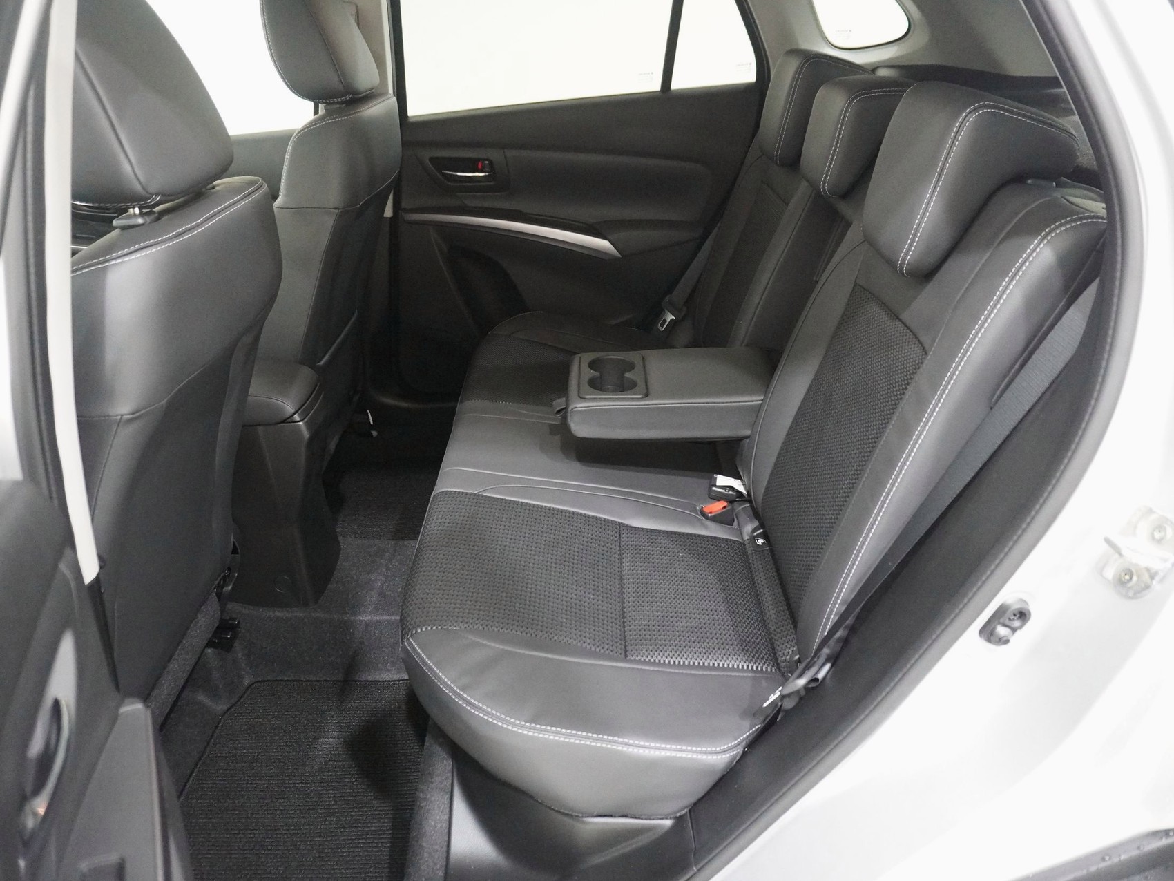 SUZUKI S-Cross 1.5 Compact Top Hybrid 4x4-image-17