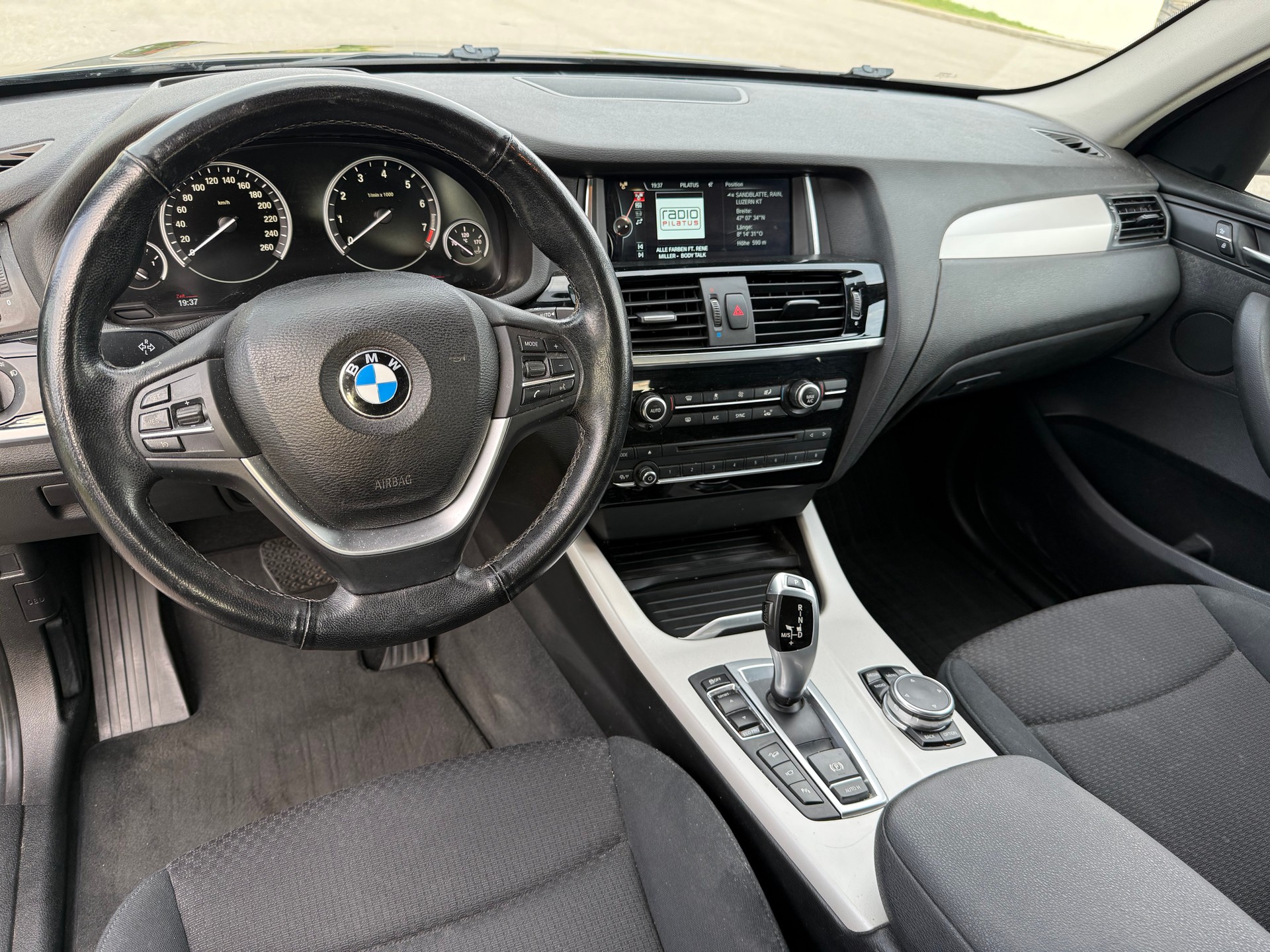 BMW X3 xDrive 28i Steptronic-image-10