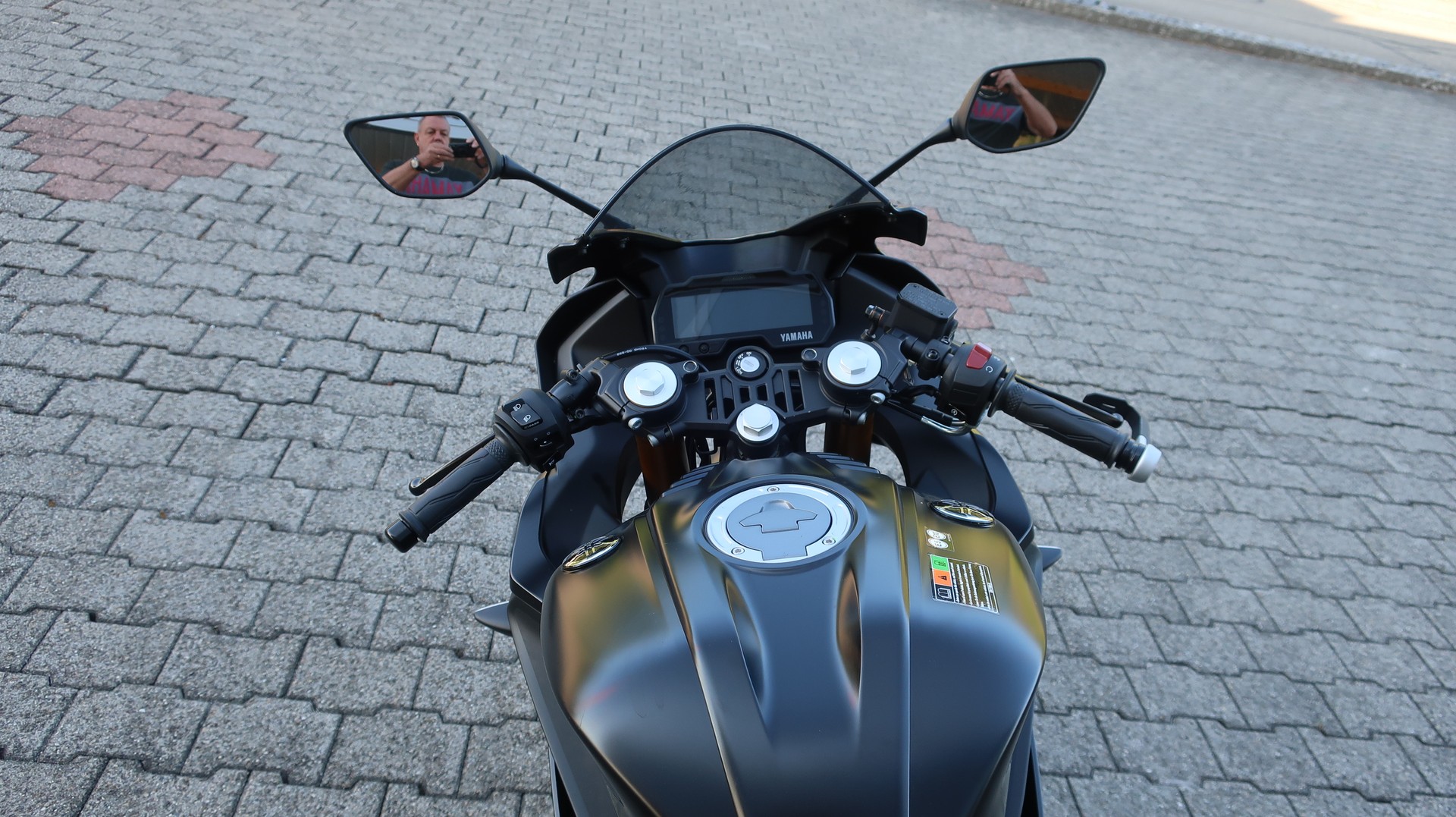 YAMAHA R 125-image-1