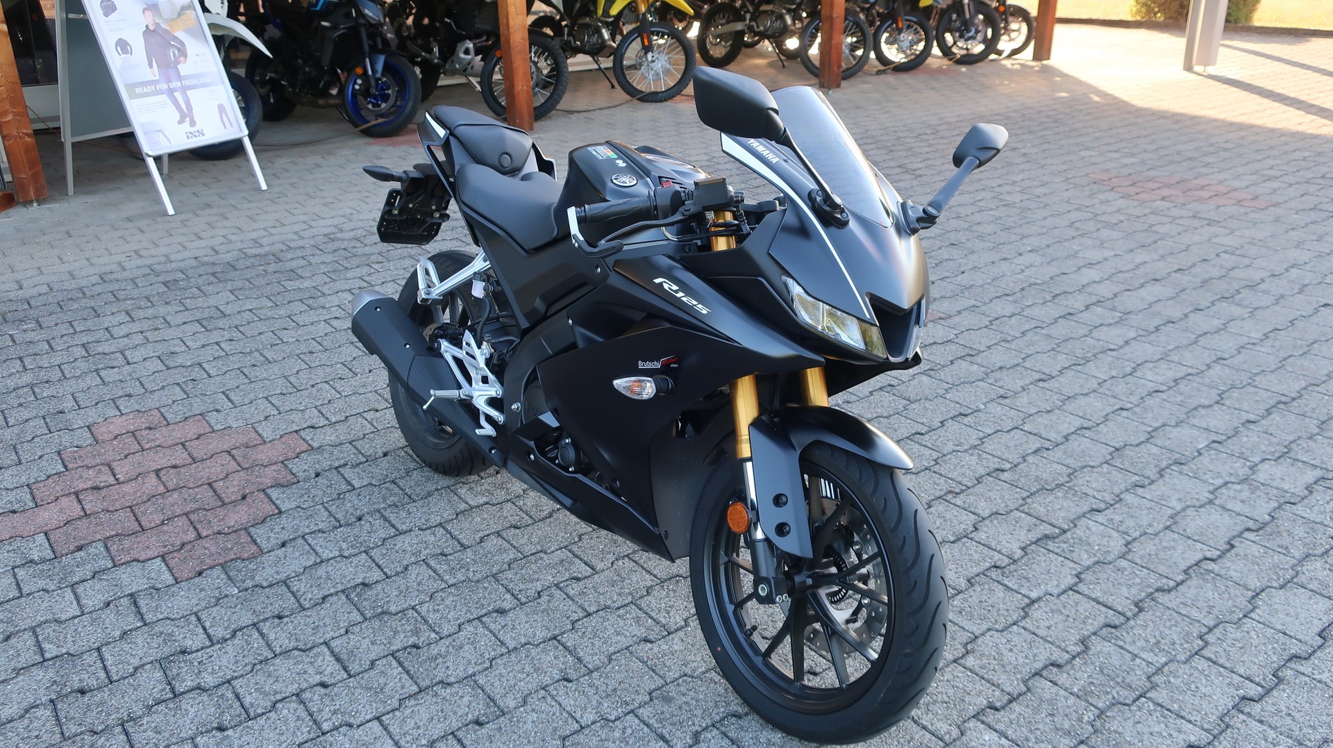 YAMAHA R 125-image-0