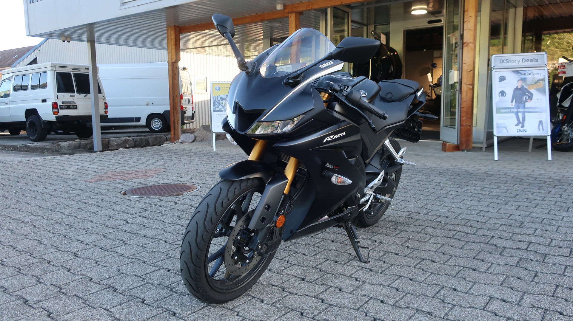 YAMAHA R 125-image-5