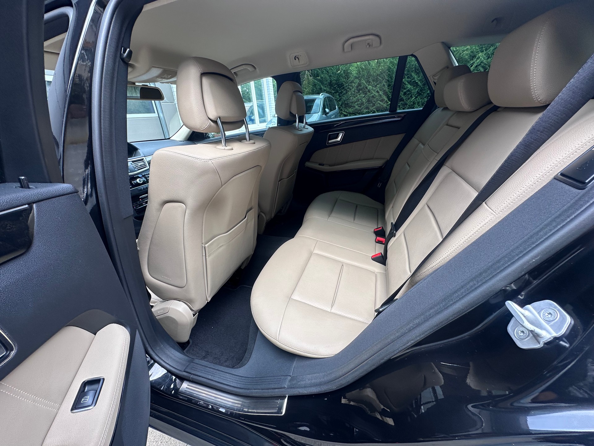 MERCEDES-BENZ E 250 CGI BlueEF Avantgarde-image-7