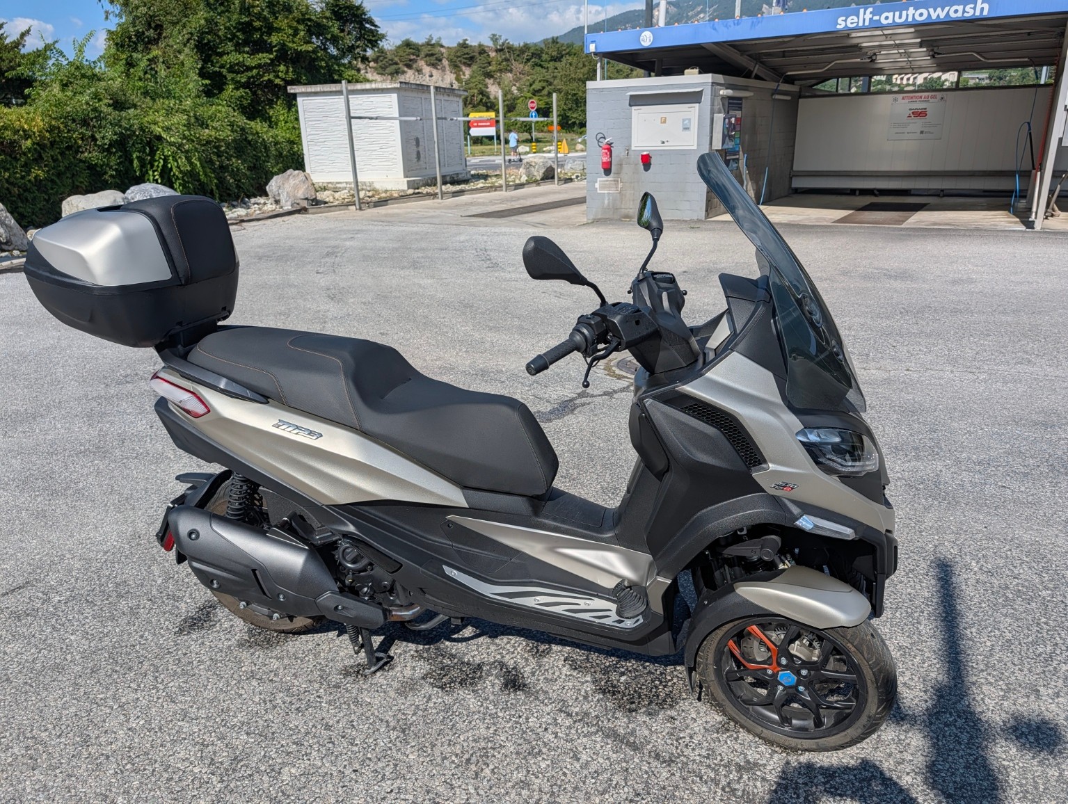PIAGGIO MP3 530 Exclusive-image-0