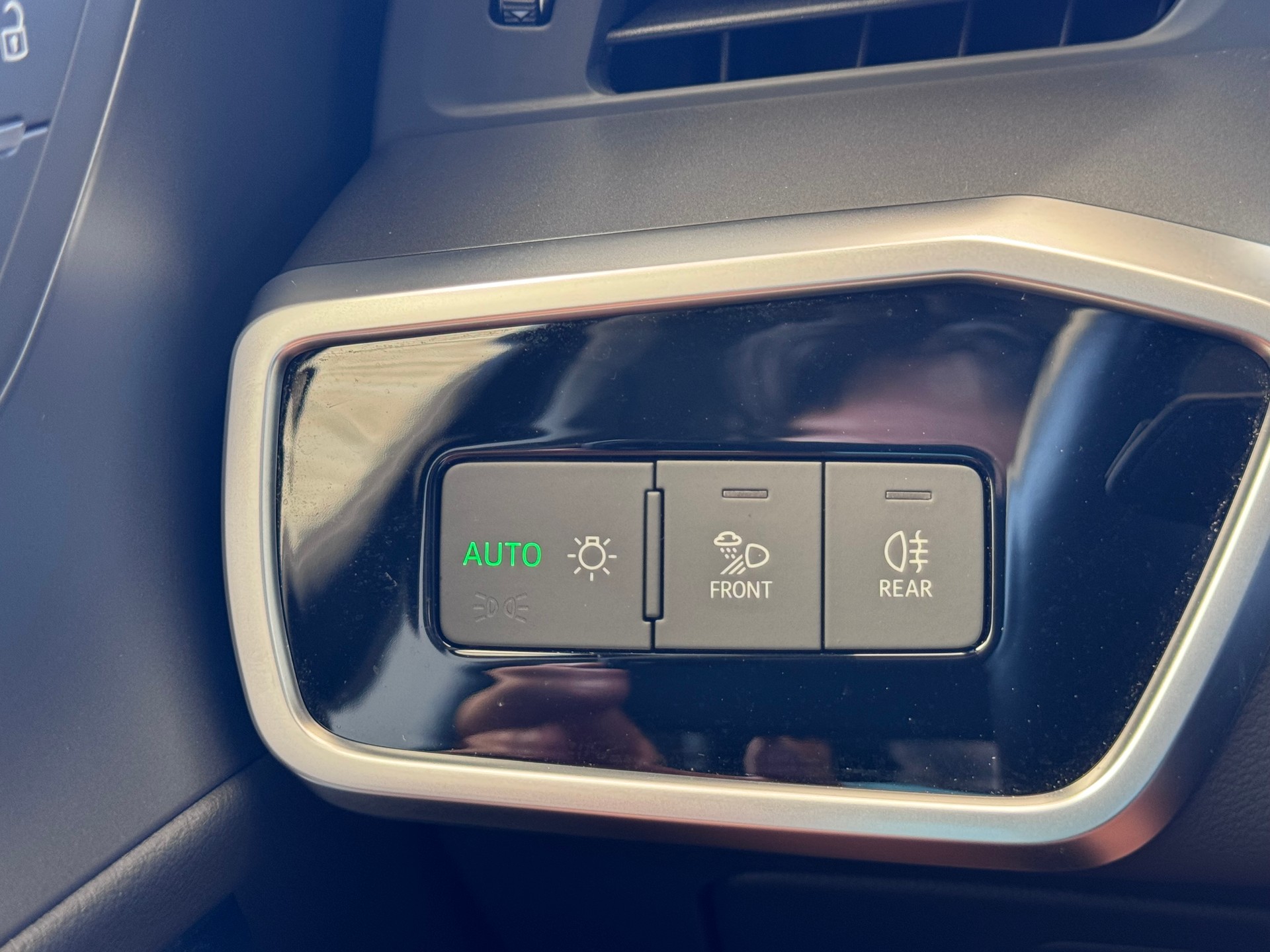 AUDI A6 Avant 40 TDI+4x4+Navi+360° Kamera+Bluetooth+ACC+Sportsitze+LED Scheinwerfer+Head-UP Display+4-Z-Klimaanlage+8-fach+-image-27