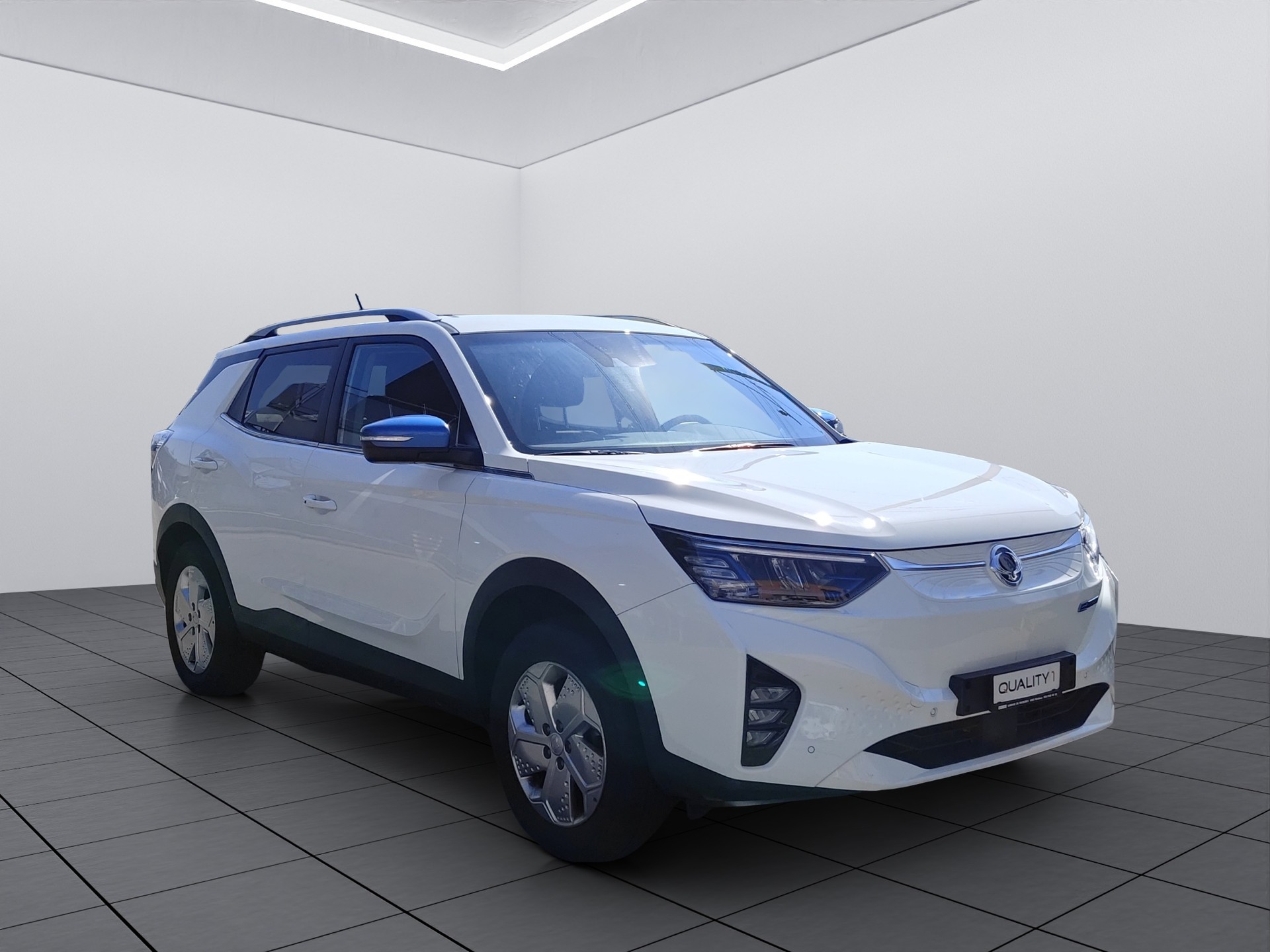 KGM-SsangYong Korando eMotion Bronze-showroom-element-2