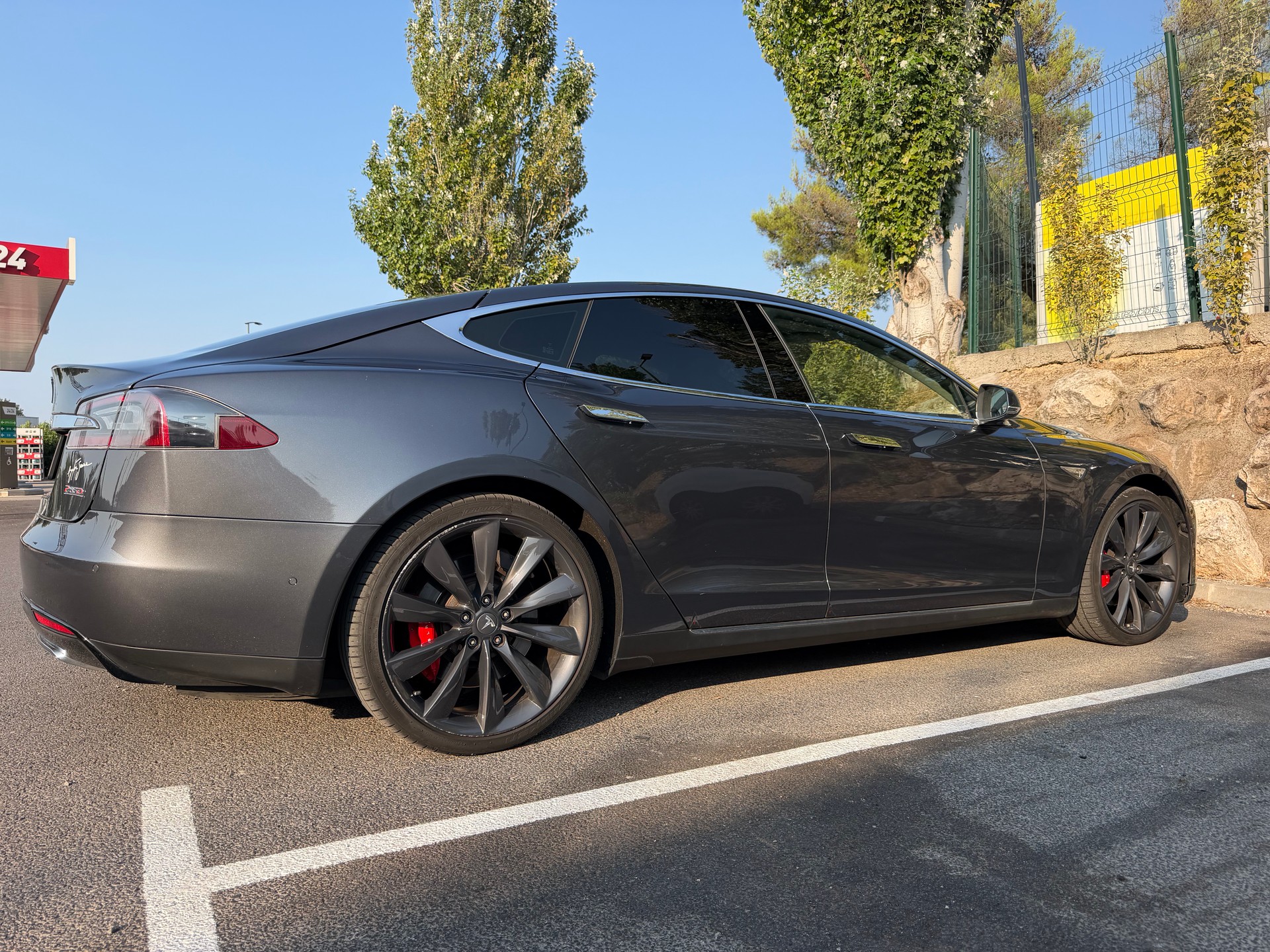 TESLA 85 Performance D-image-1