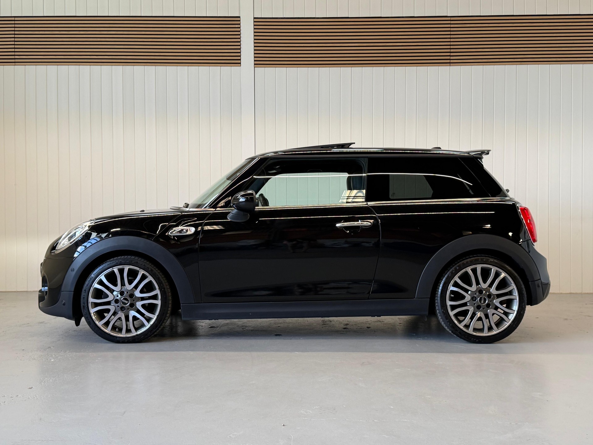 MINI Cooper S Steptronic, frisch ab MFK und Service, top Ausstattung-showroom-element-1