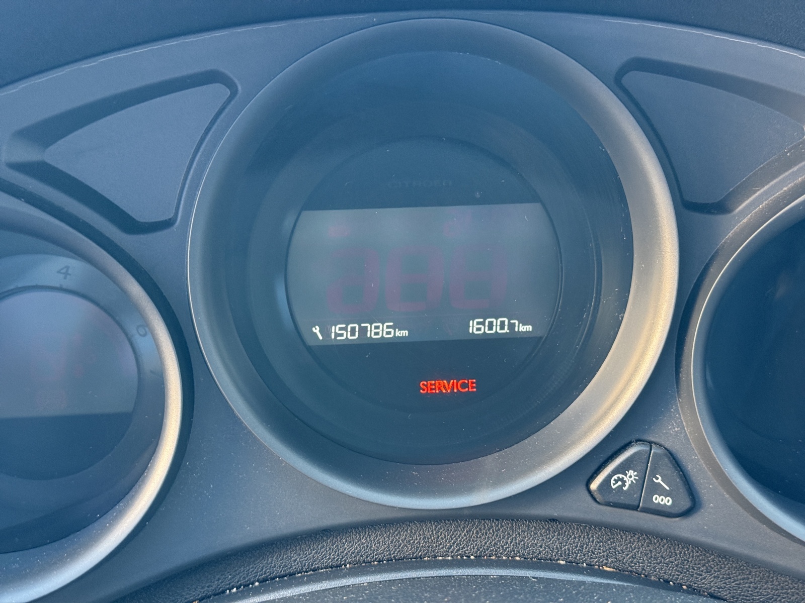 CITROEN C4 1.2 Pure Tech Feel Automatic-image-10
