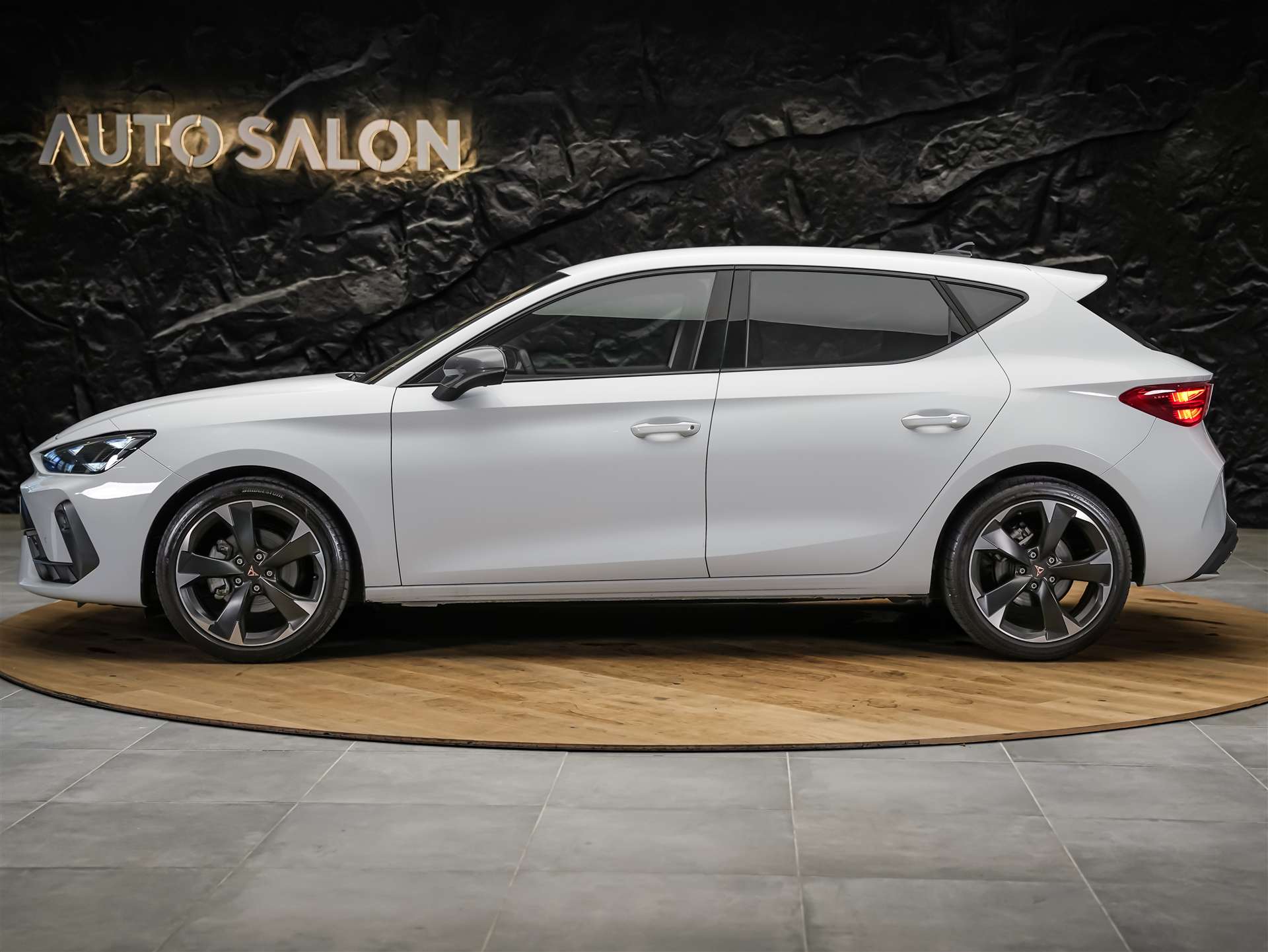 CUPRA LEON 2.0 TDI DSG *NEUES MODELL*Werksgarantie*Lenkradheizung*Assistenten*-showroom-element-1