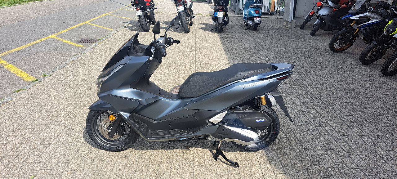 HONDA PCX 125 DX TFT. connectivity-image-2