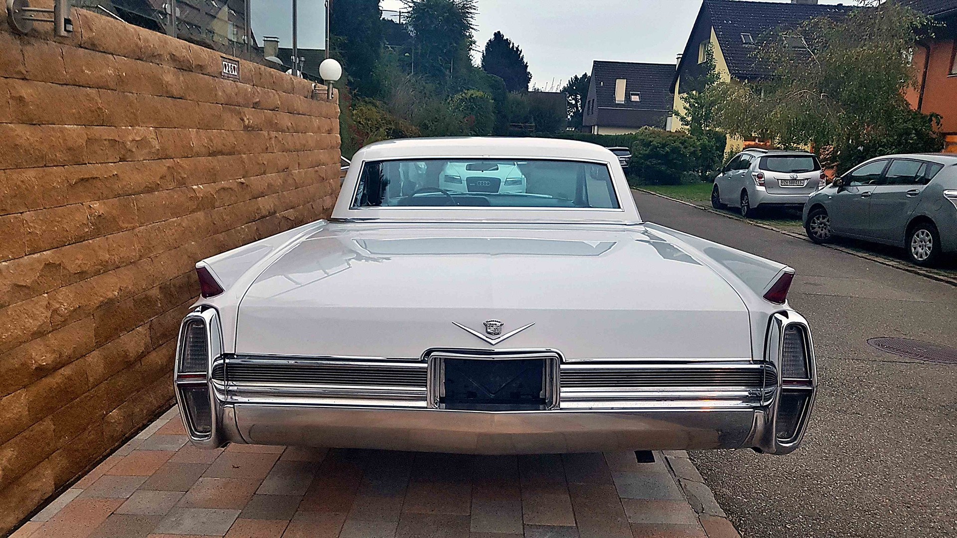 CADILLAC Deville Coupe-image-2