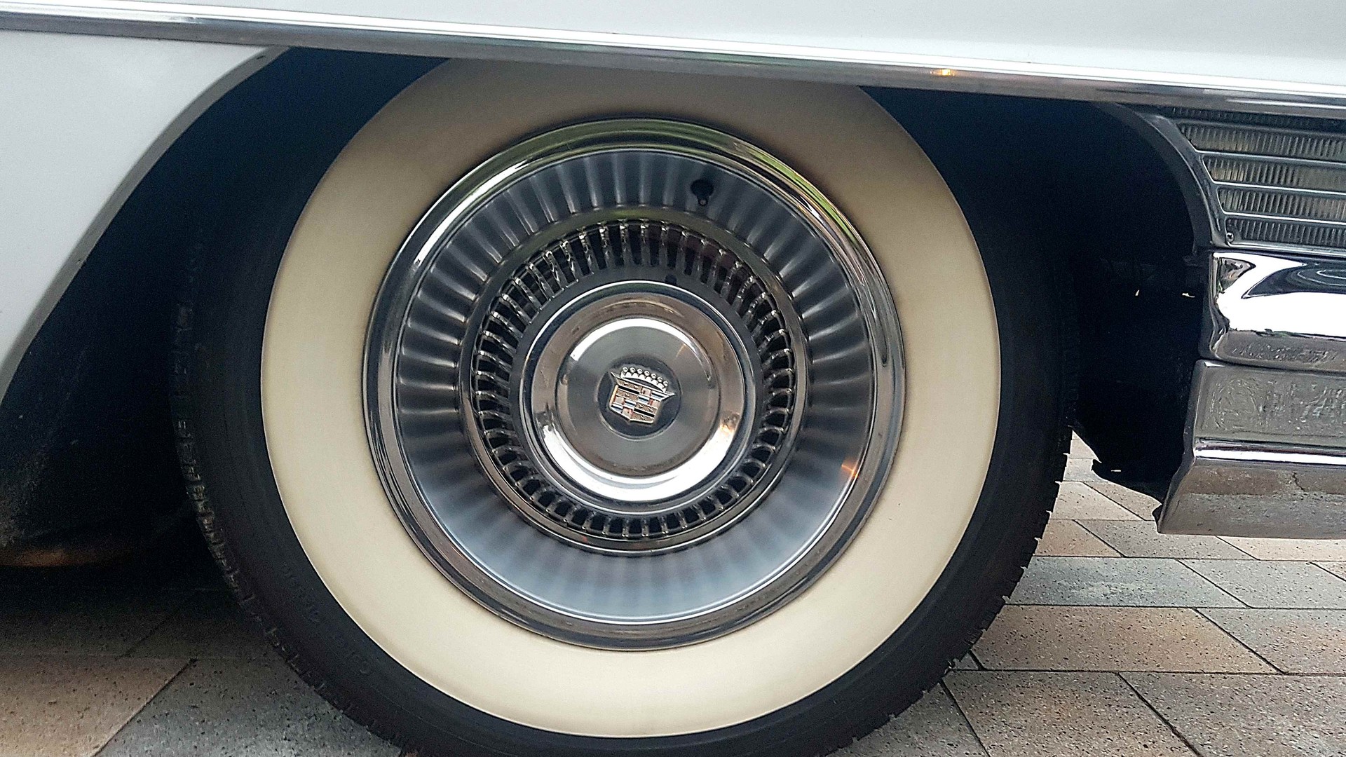 CADILLAC Deville Coupe-image-7