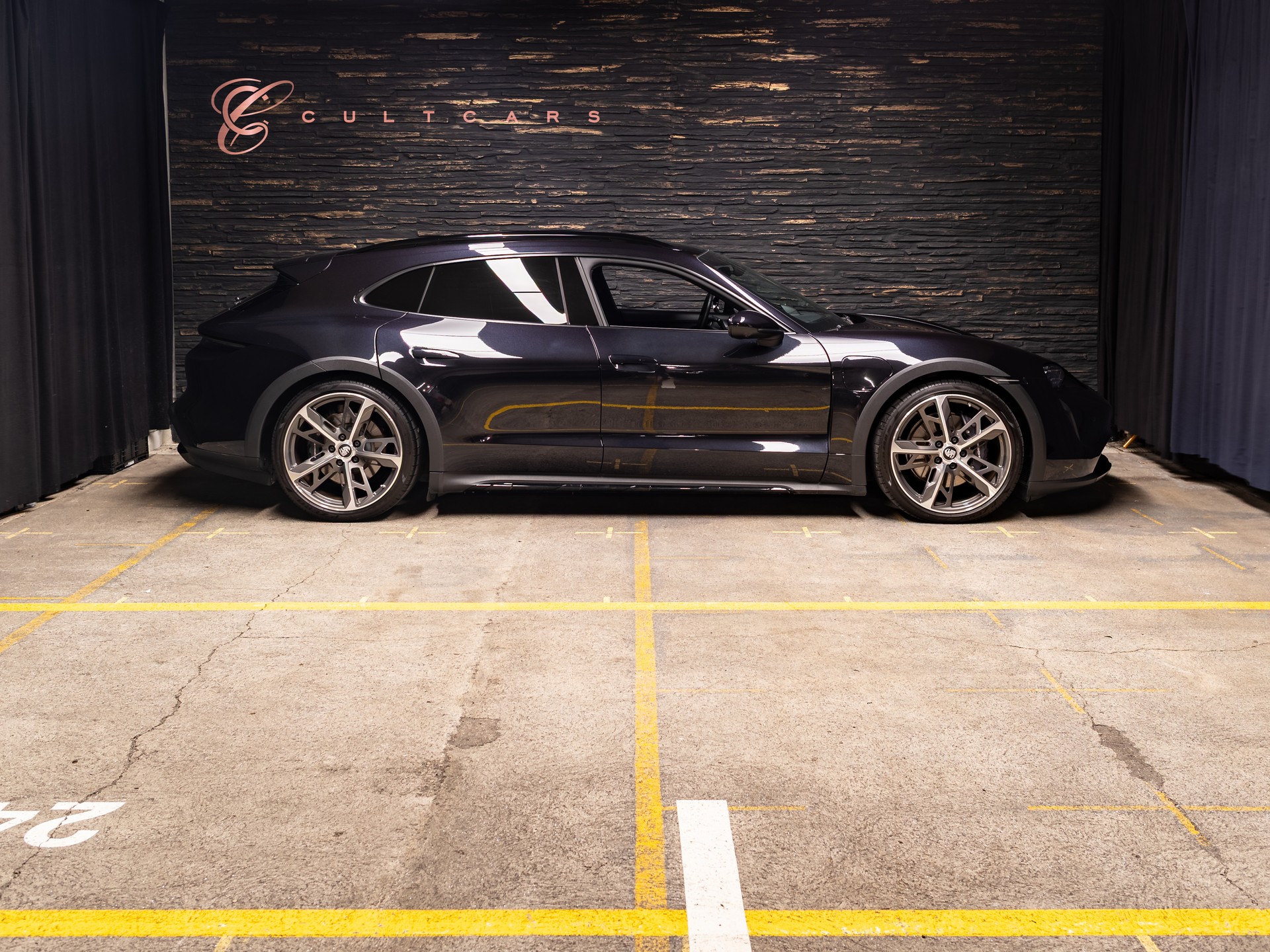 PORSCHE Taycan 4 Cross Turismo