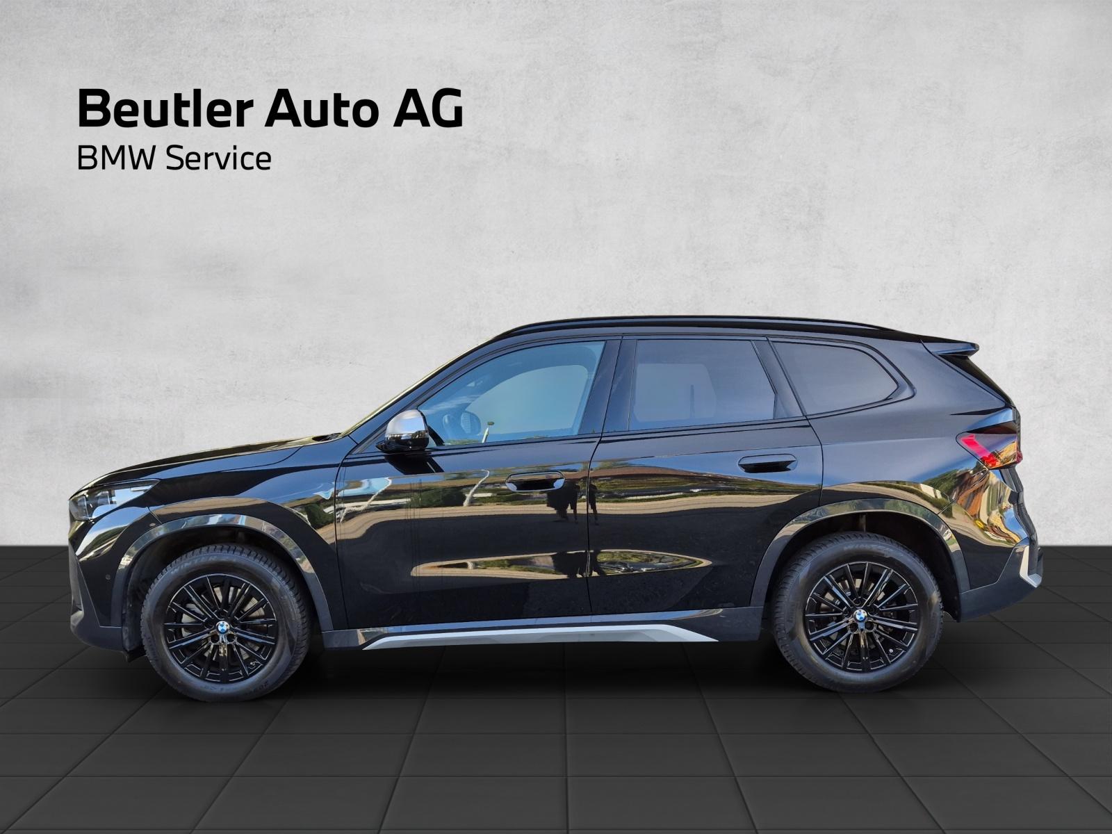 BMW X1 U11 23i xDrive paddles-showroom-element-1