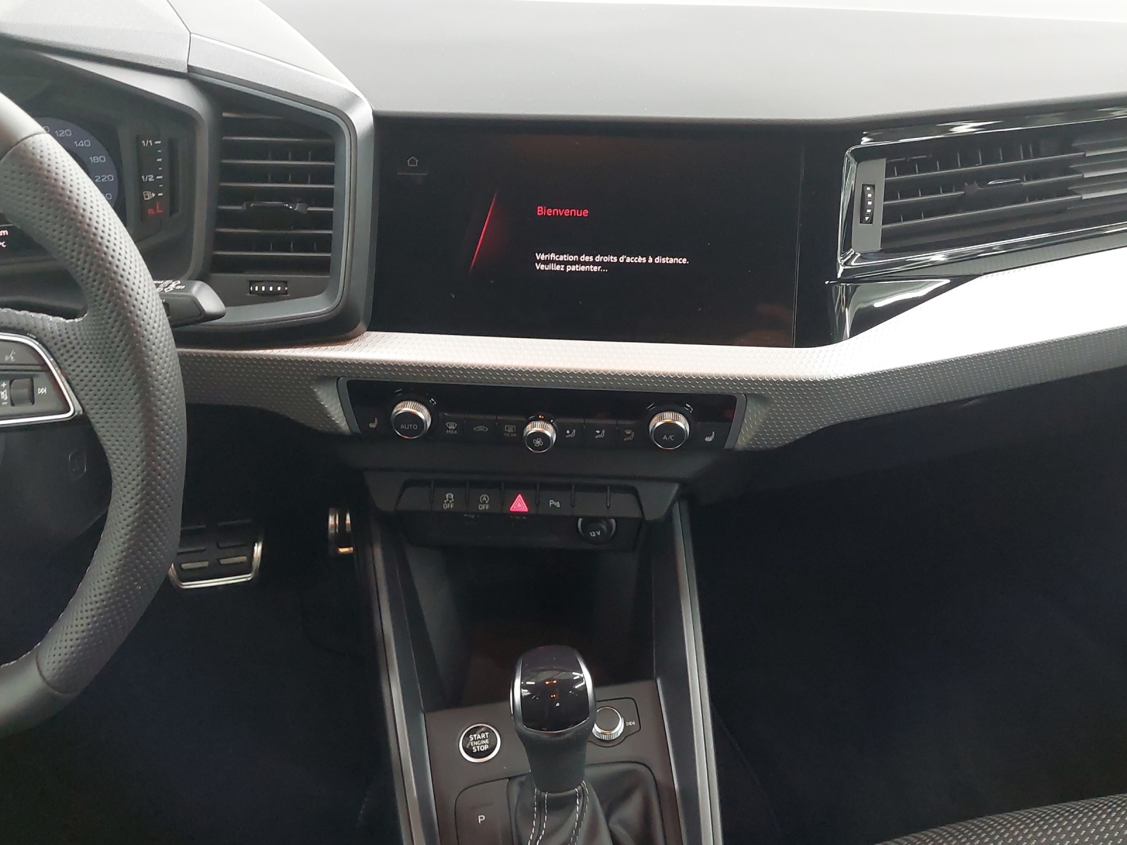 AUDI A1 Sportback 30 TFSI Attraction S-tronic-image-10