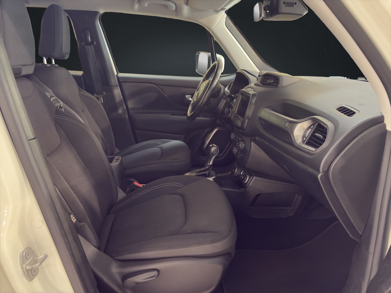 JEEP Renegade 1.4 Turbo Freedom AWD-image-11
