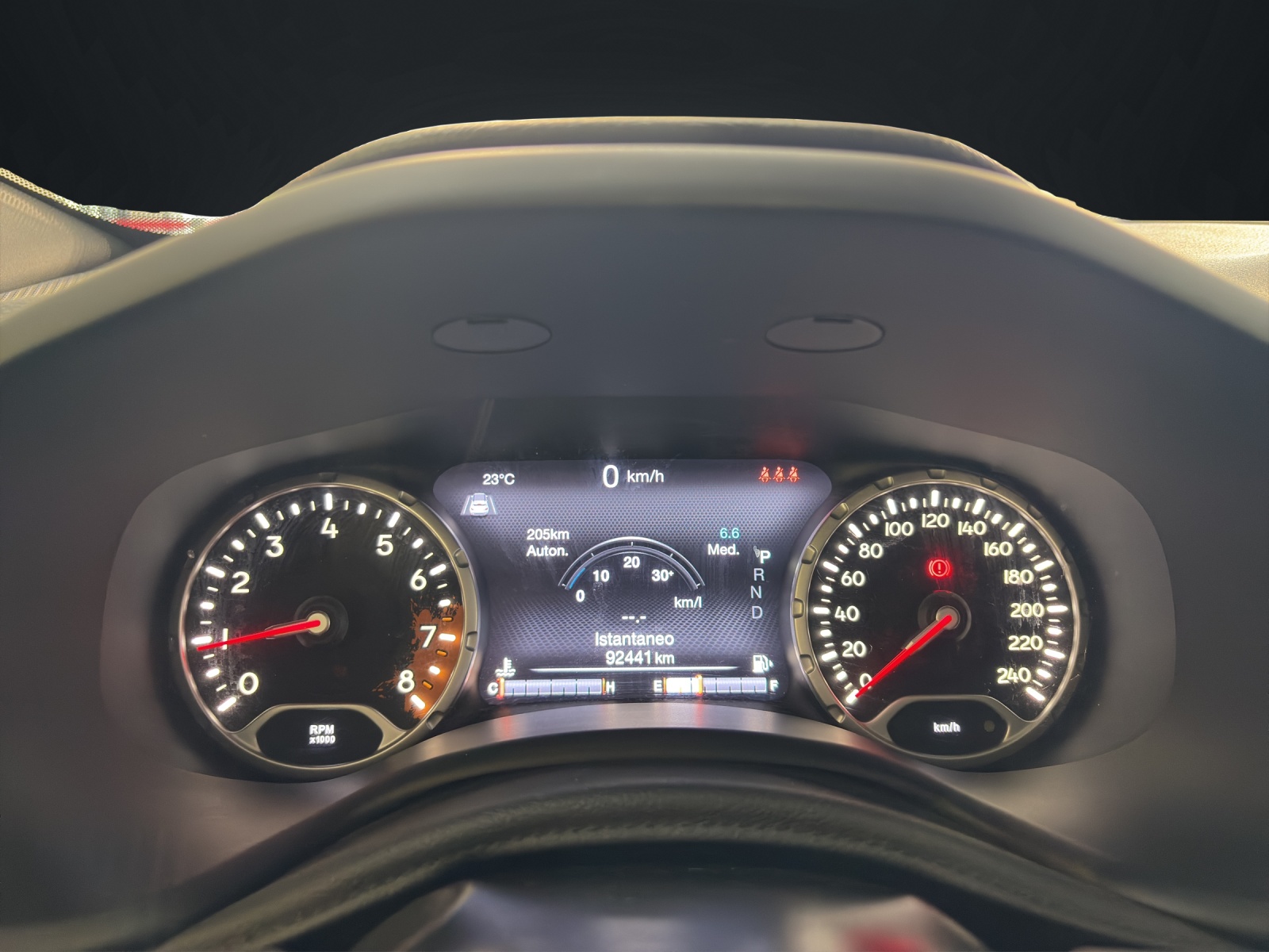 JEEP Renegade 1.4 Turbo Freedom AWD-image-15