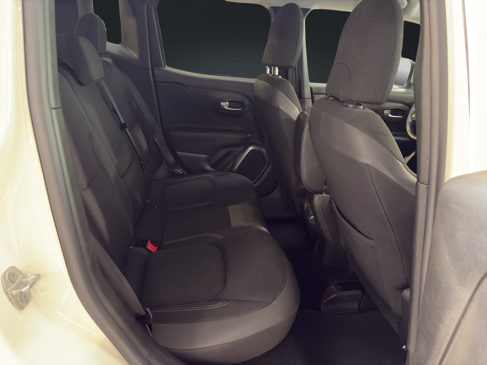 JEEP Renegade 1.4 Turbo Freedom AWD-image-13