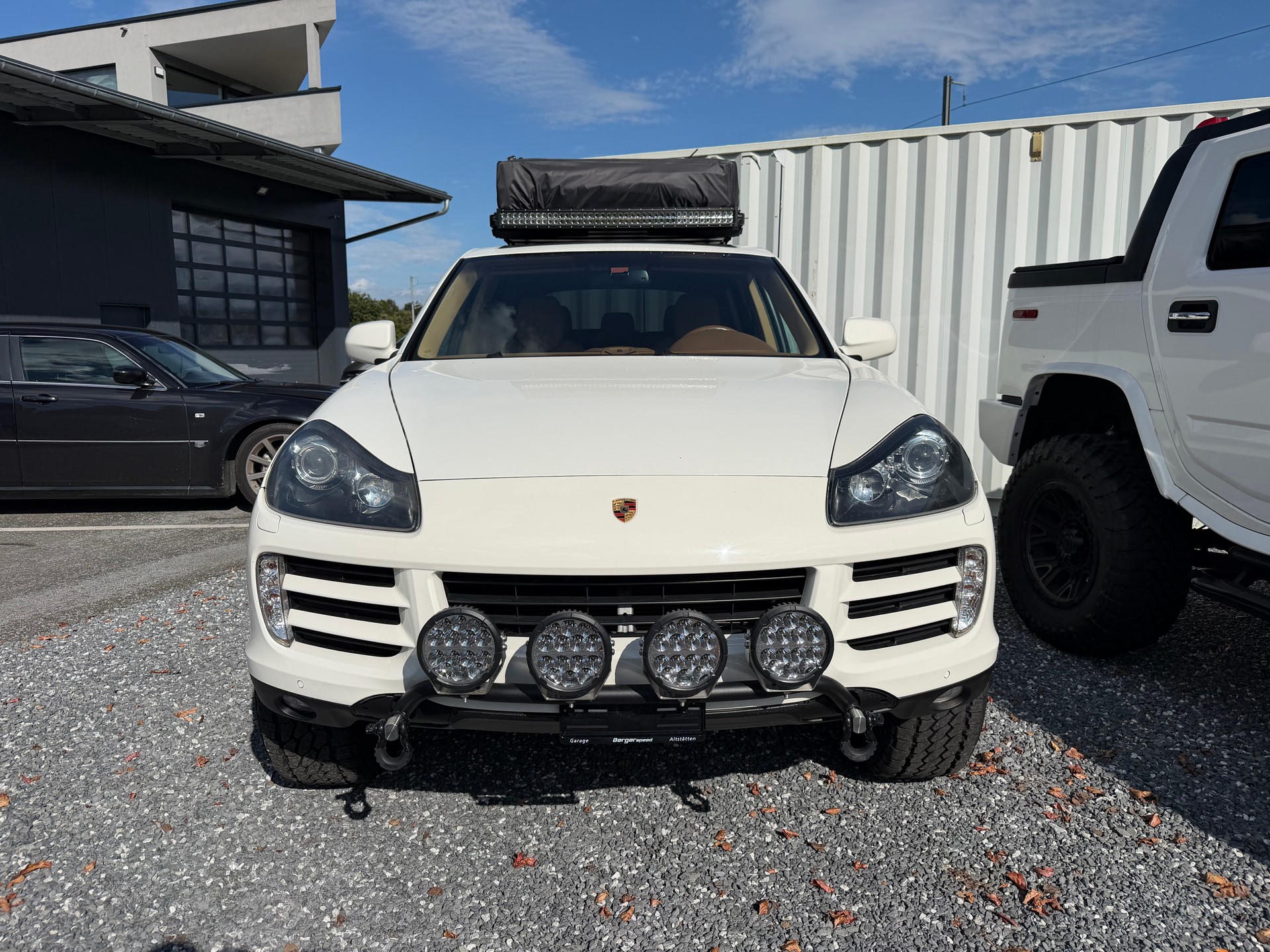 PORSCHE Cayenne S-showroom-element-1