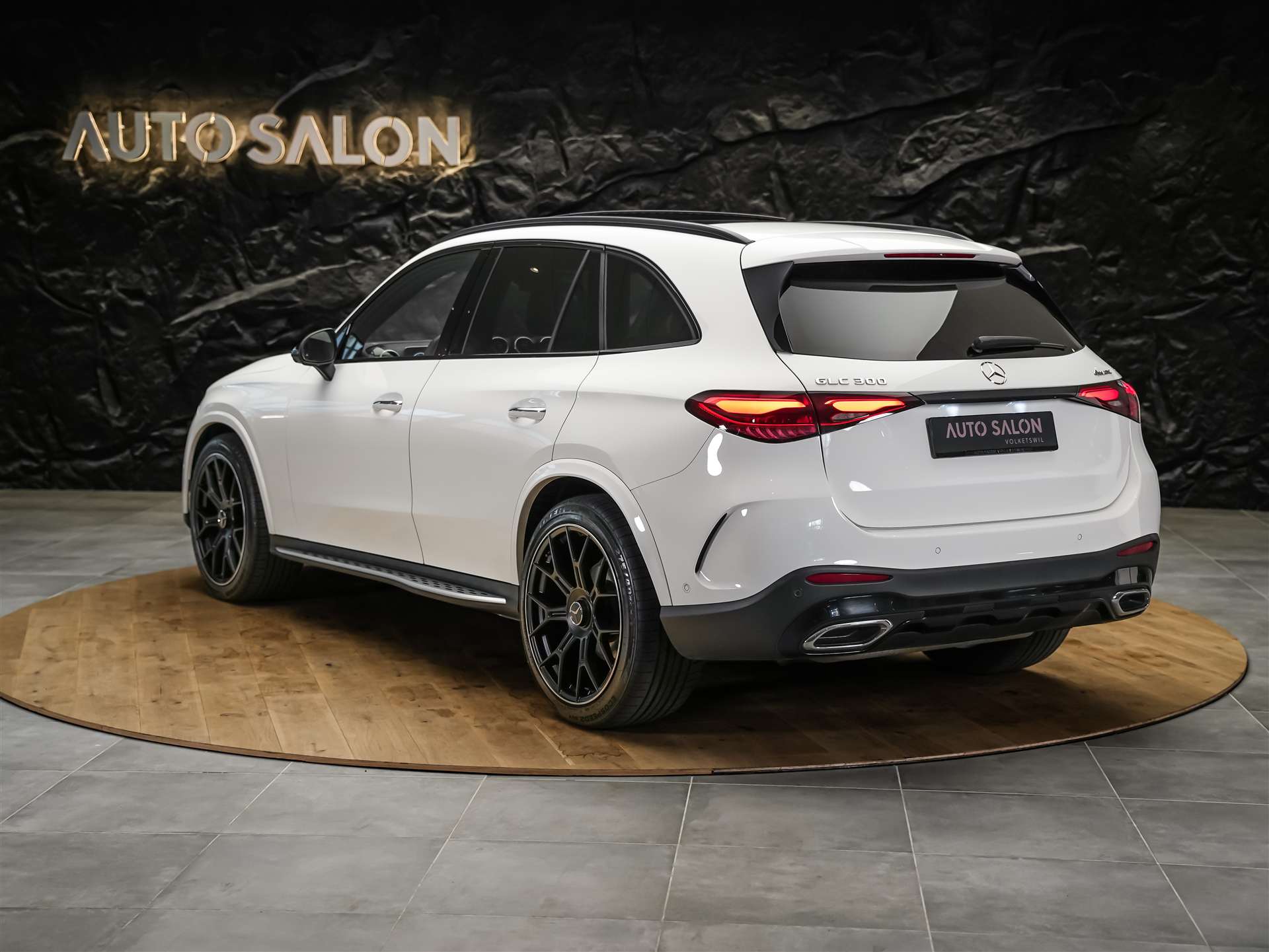MERCEDES-BENZ GLC 300 4Matic AMG Line 9G-Tronic *Facelift*21" Felgen*Panorama*Lenkradheizung*-showroom-element-3