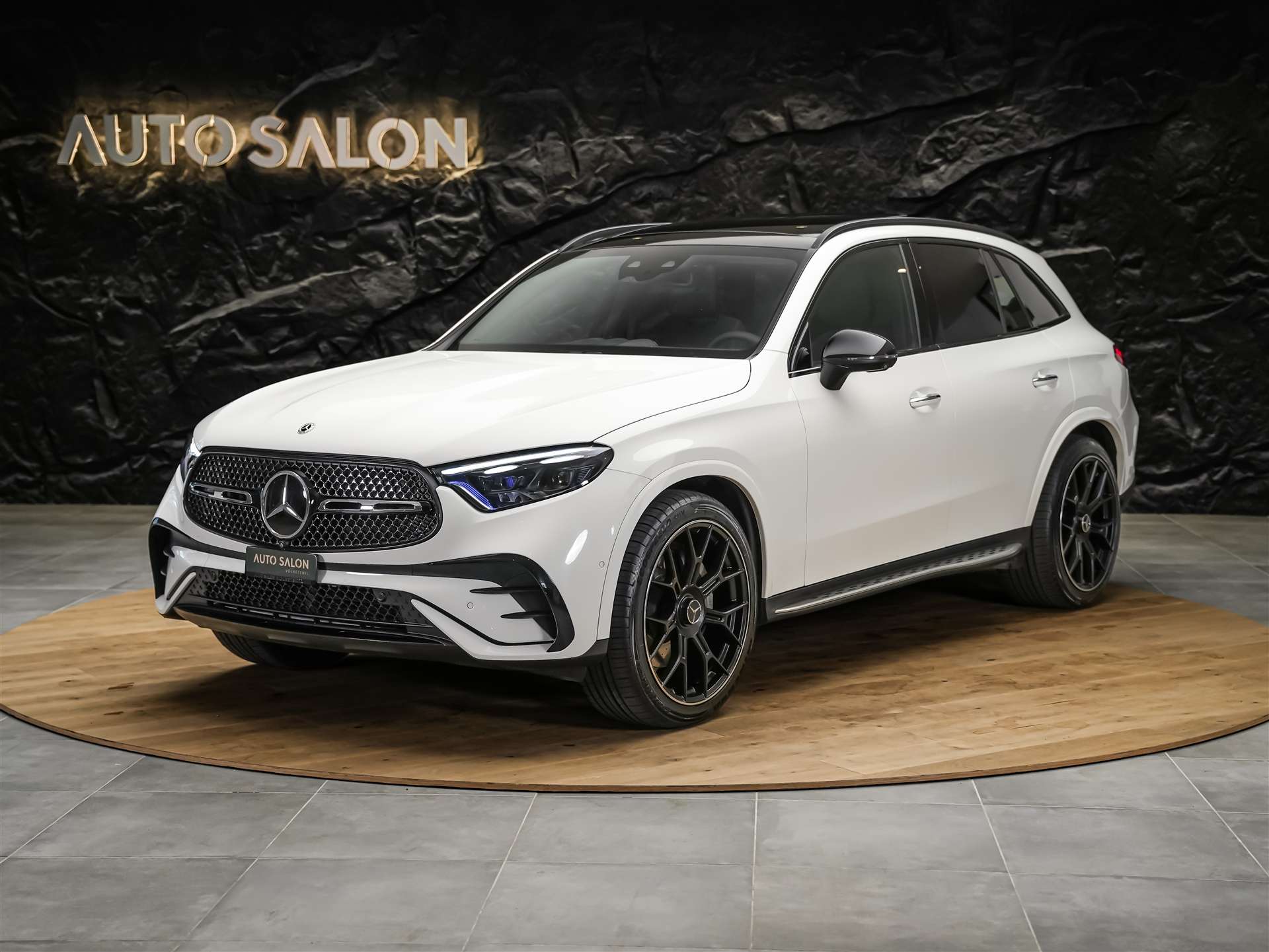 MERCEDES-BENZ GLC 300 4Matic AMG Line 9G-Tronic *Facelift*21" Felgen*Panorama*Lenkradheizung*-showroom-element-1